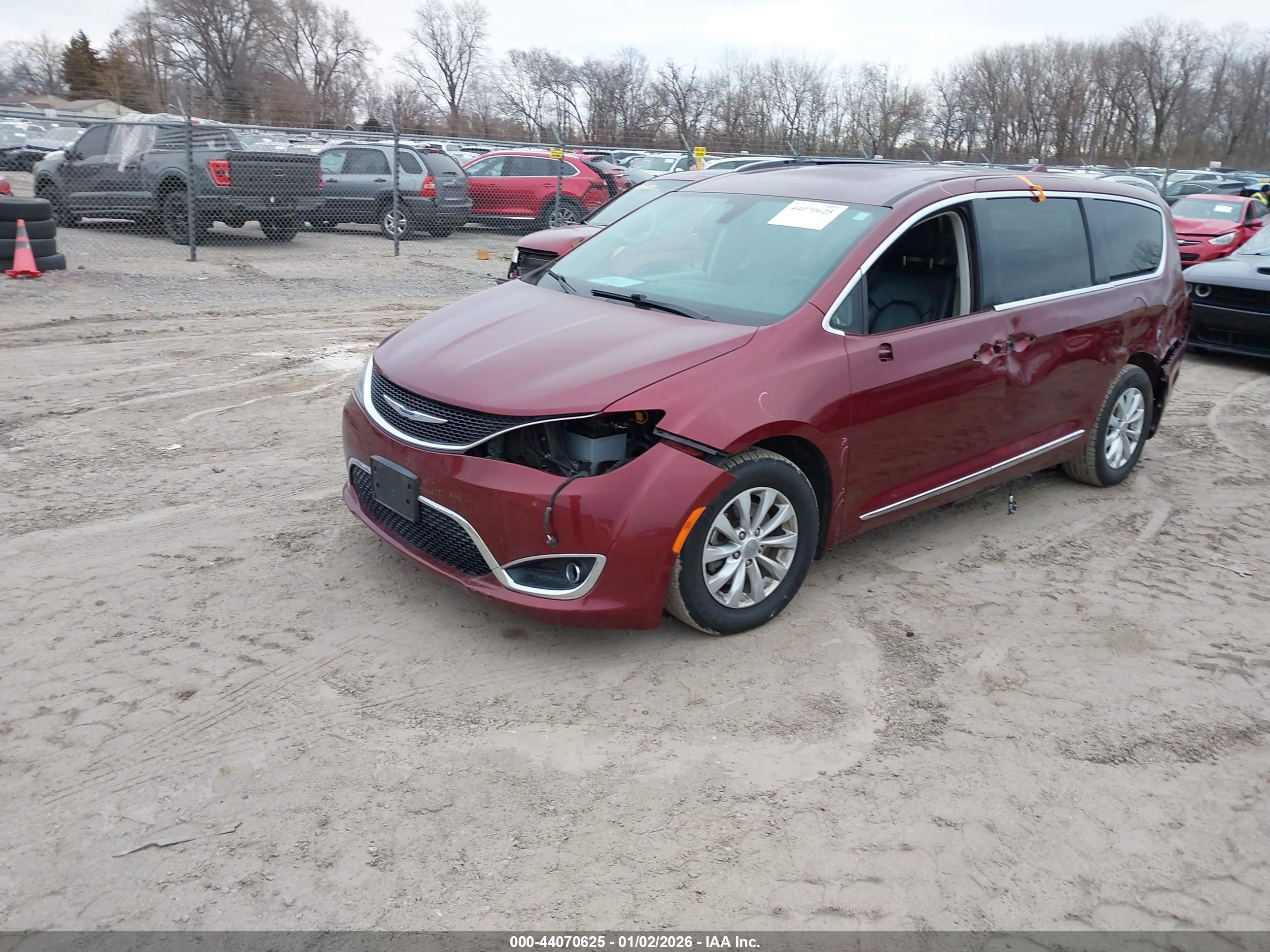 CHRYSLER PACIFICA image 2