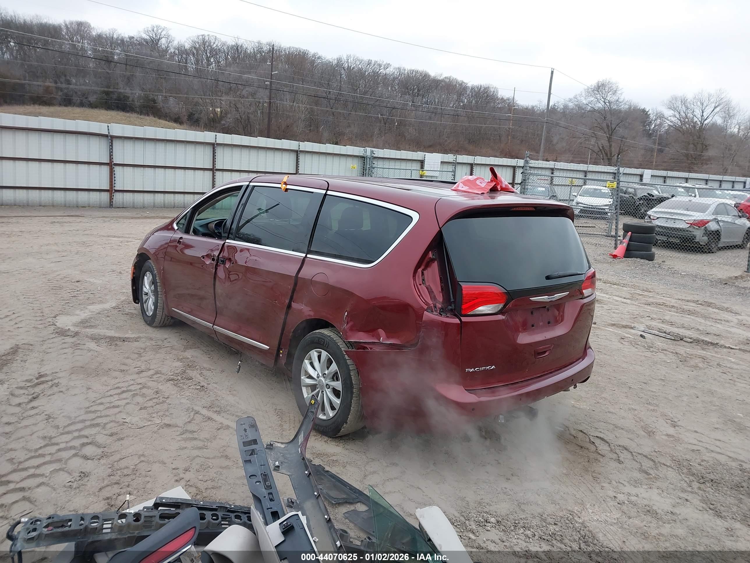 CHRYSLER PACIFICA image 3