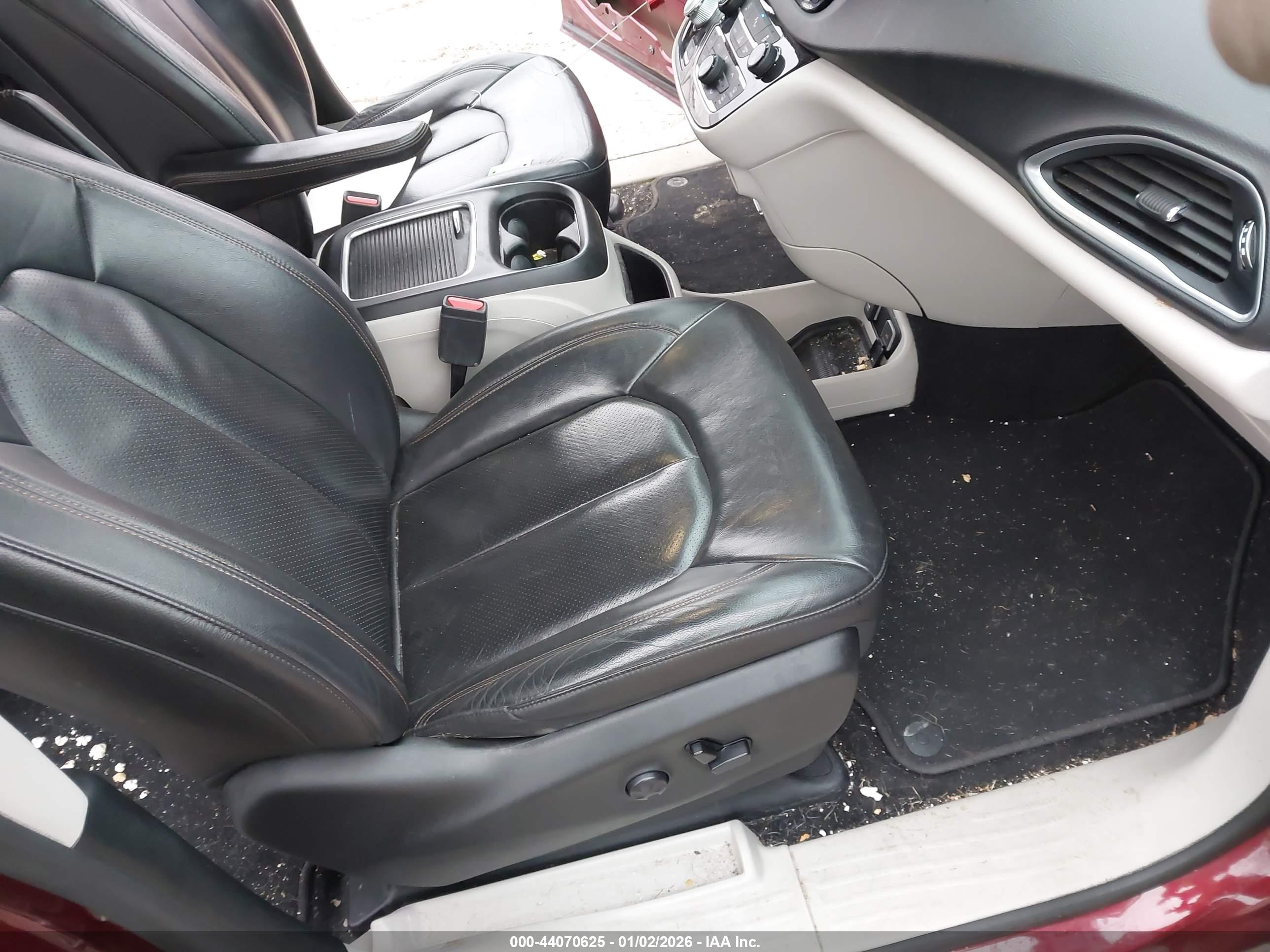 CHRYSLER PACIFICA image 5