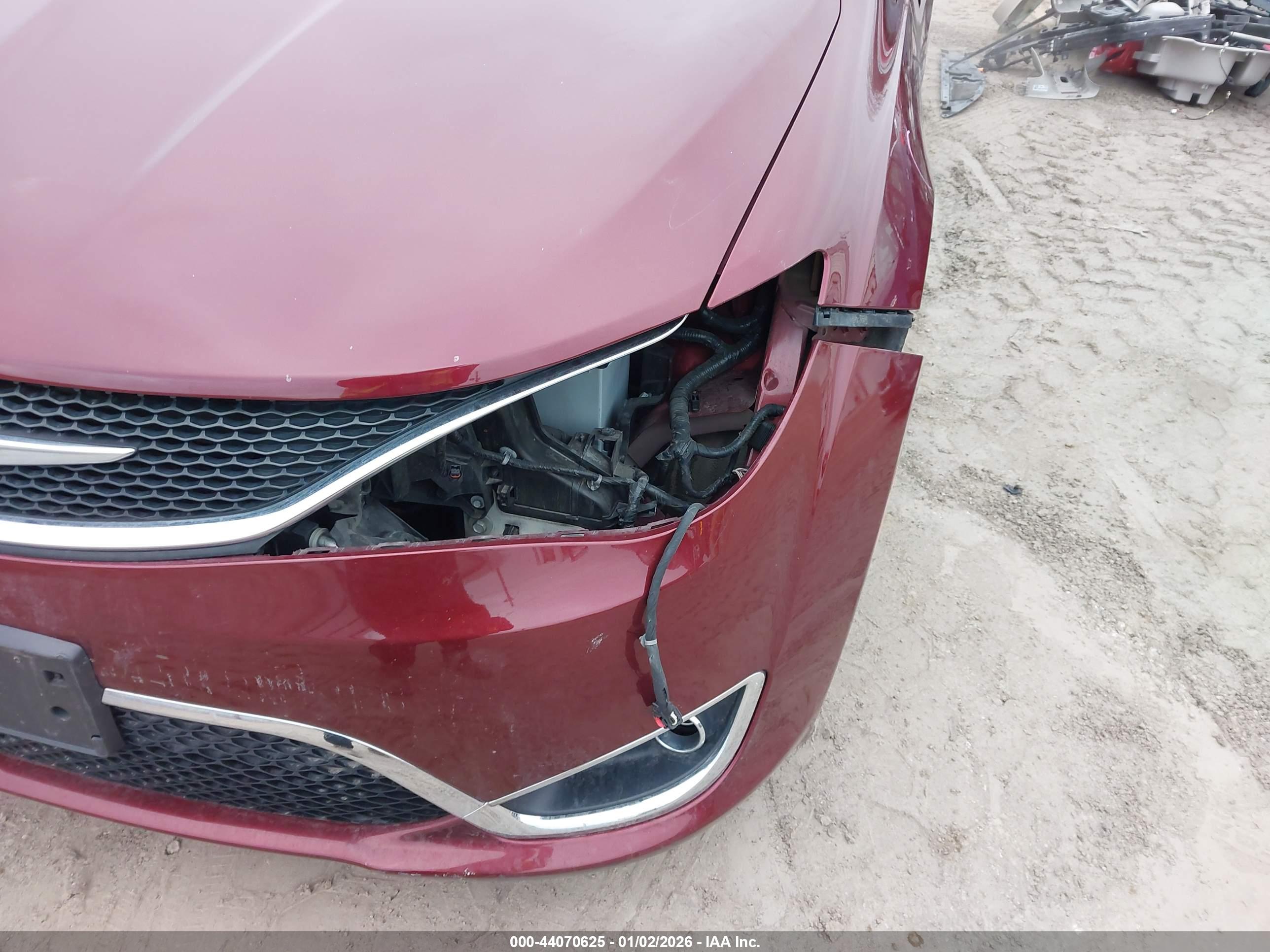 CHRYSLER PACIFICA image 6