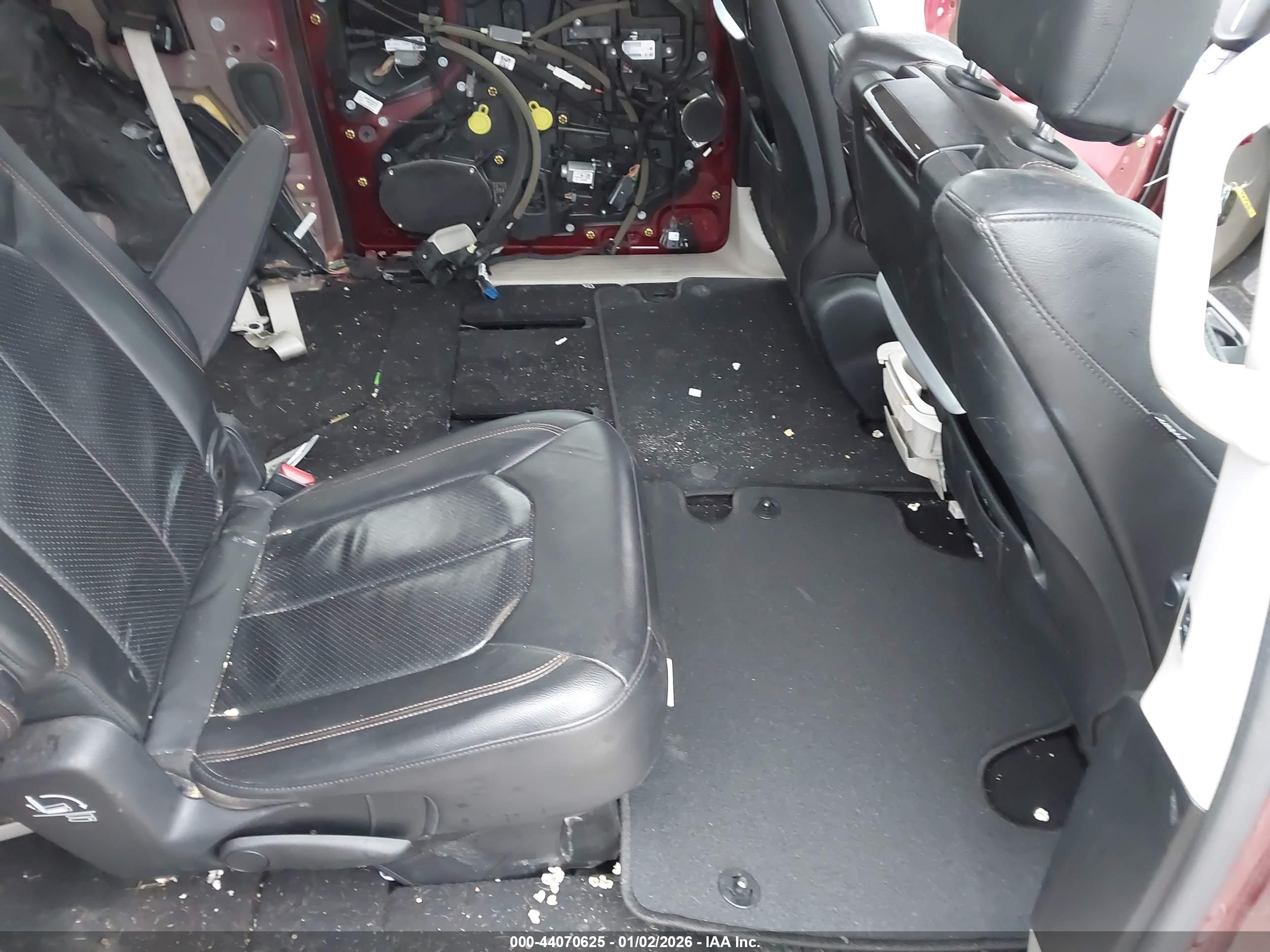 CHRYSLER PACIFICA image 8