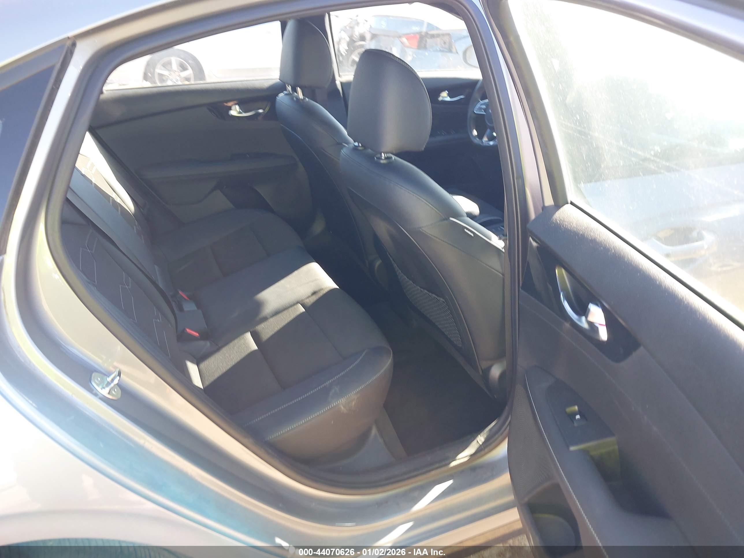 KIA FORTE image 8
