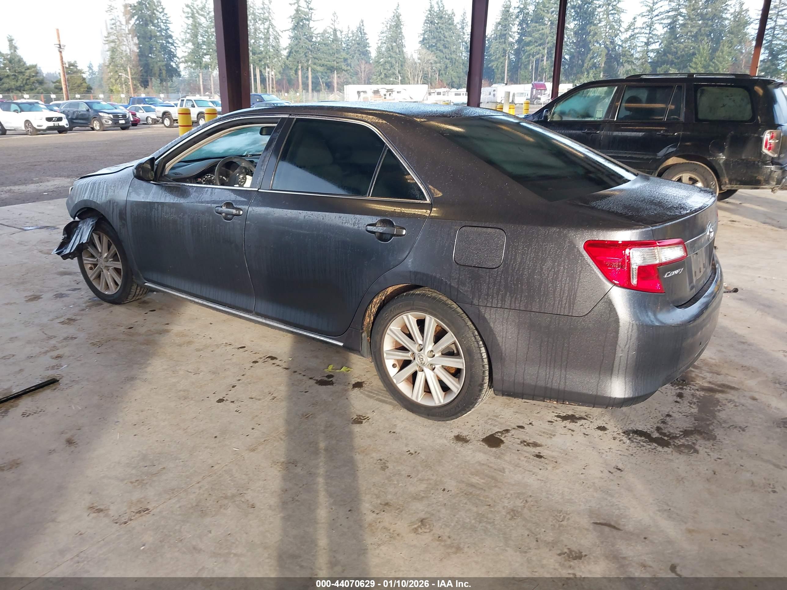 TOYOTA CAMRY image 3