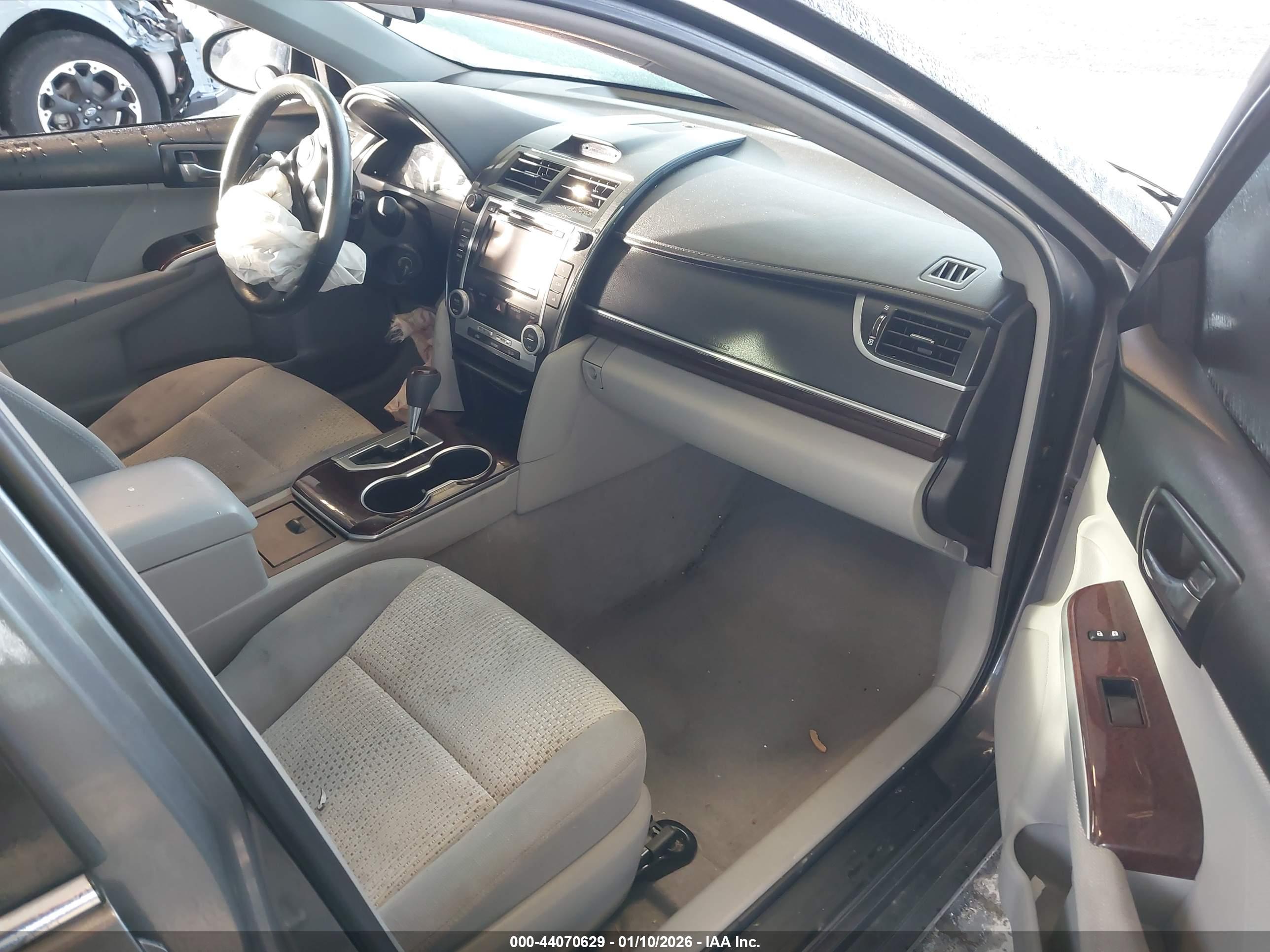 TOYOTA CAMRY image 5
