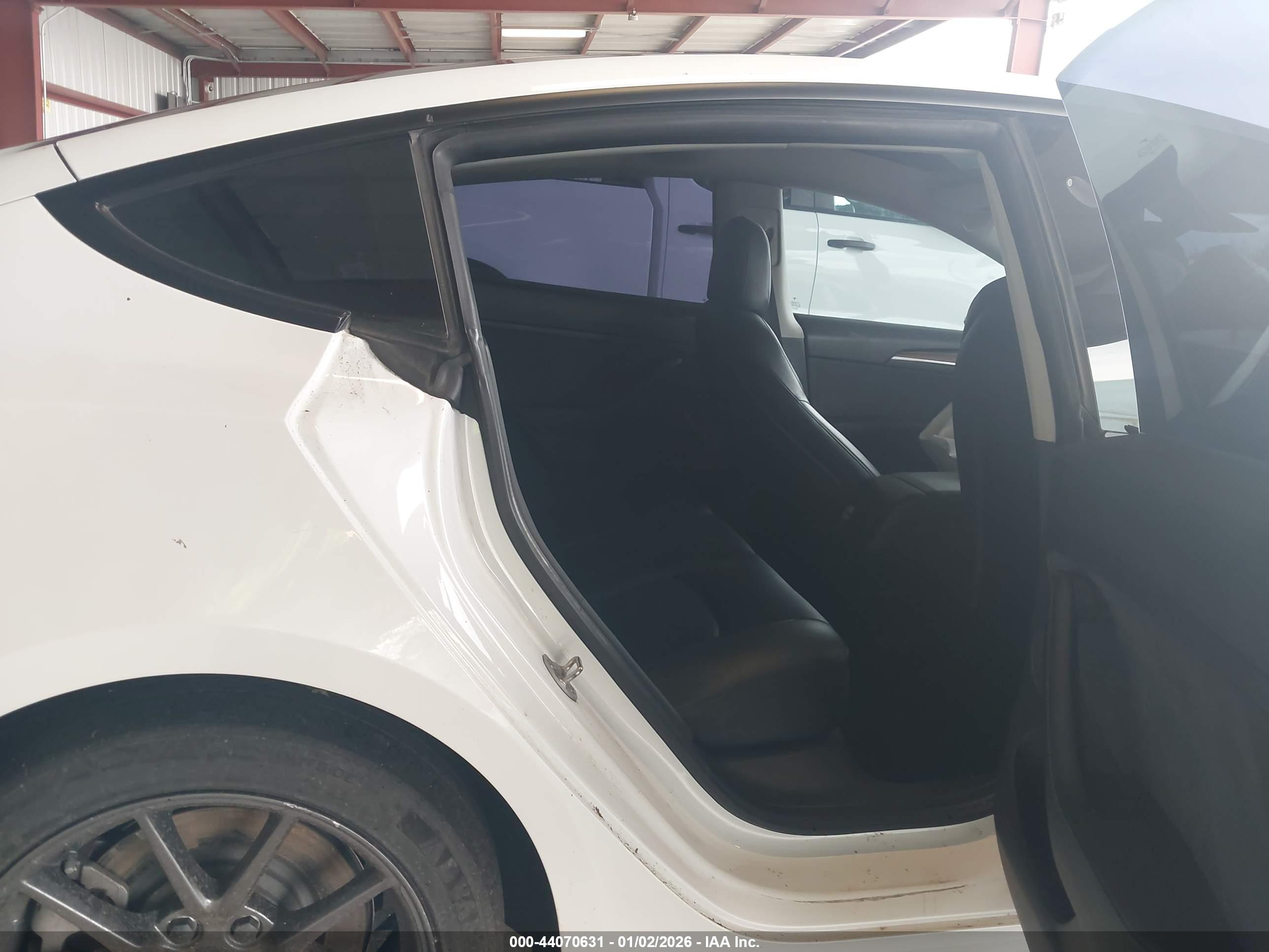 TESLA MODEL image 8