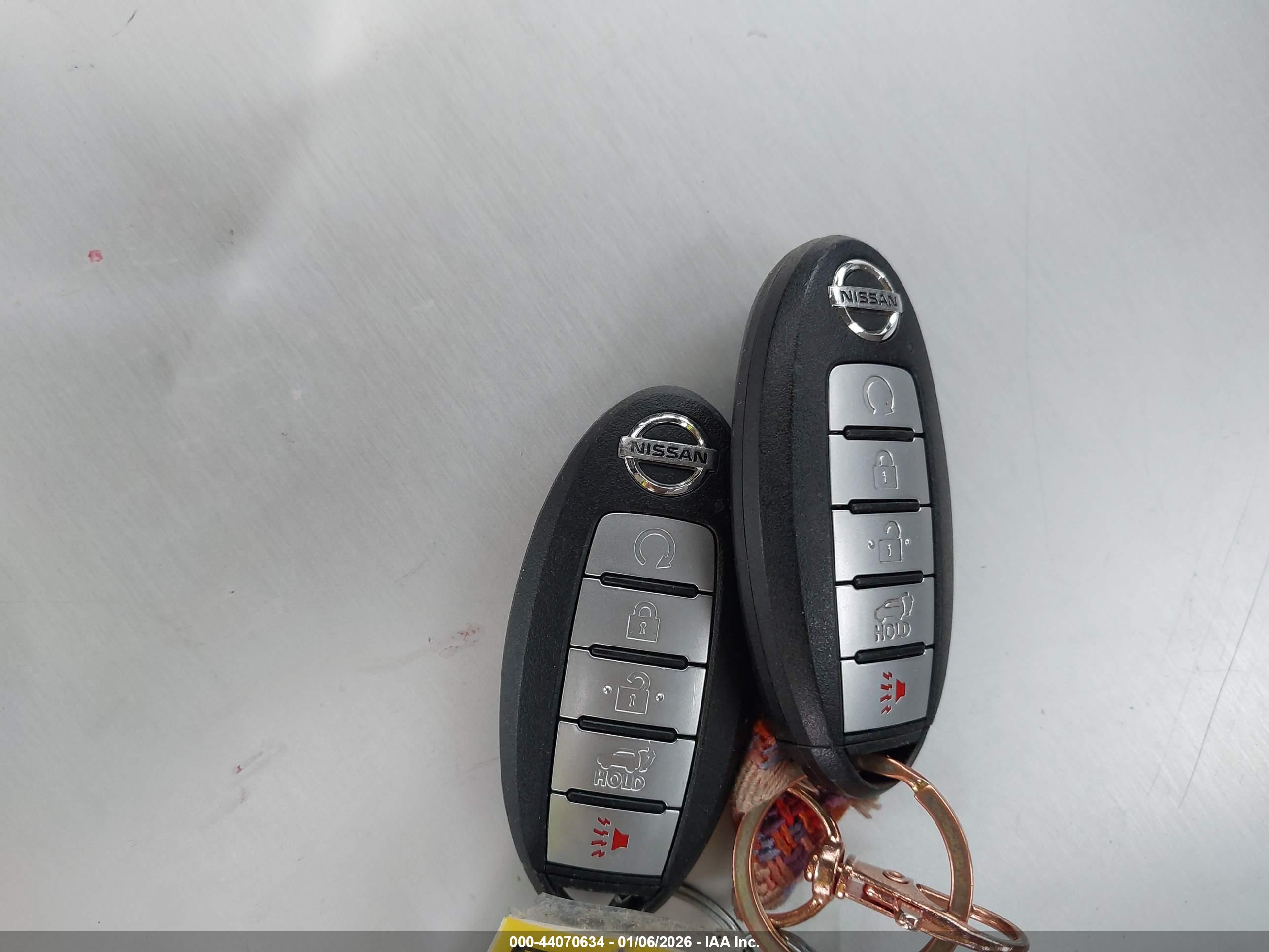 NISSAN ROGUE image 11