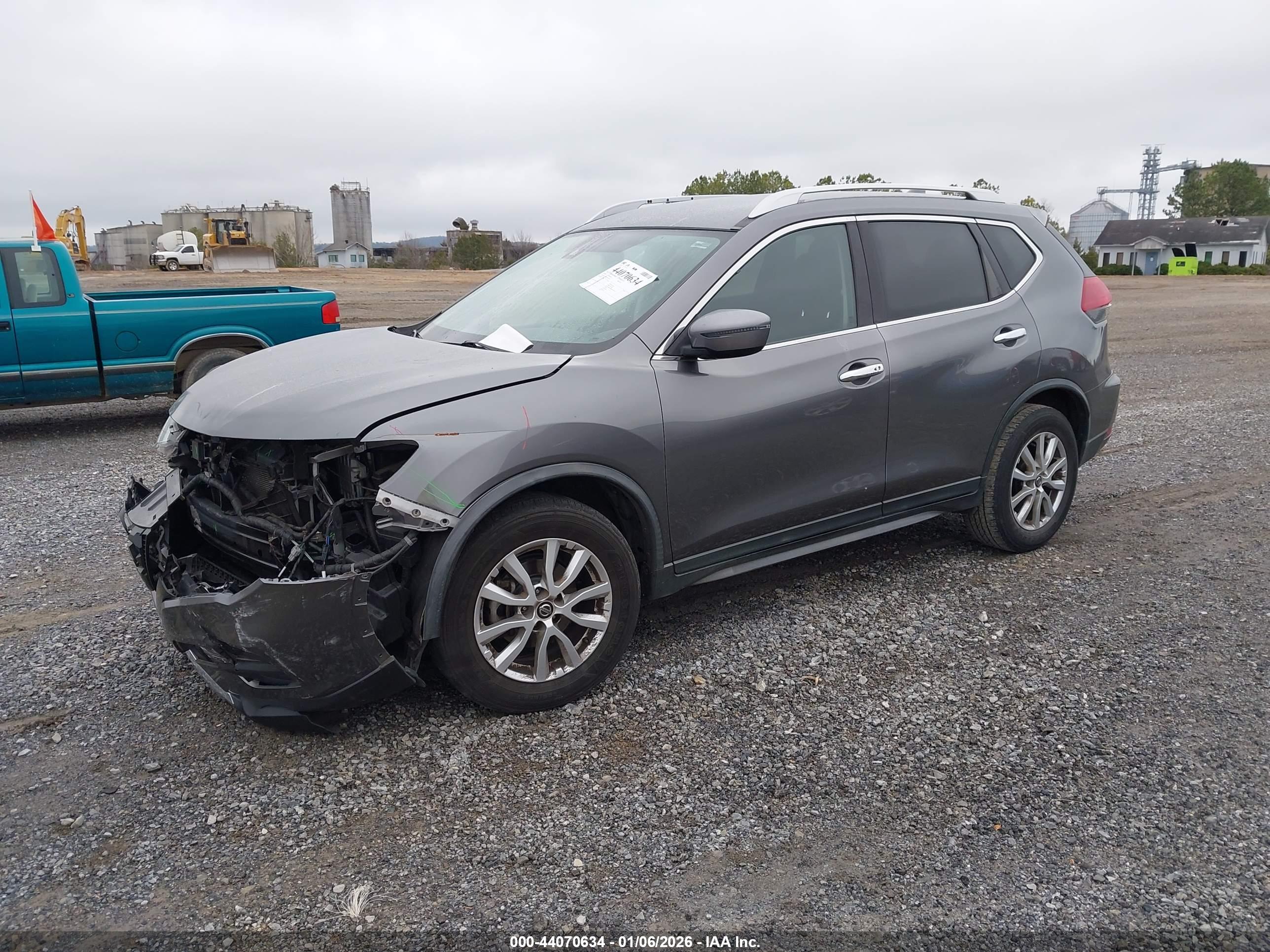 NISSAN ROGUE image 2