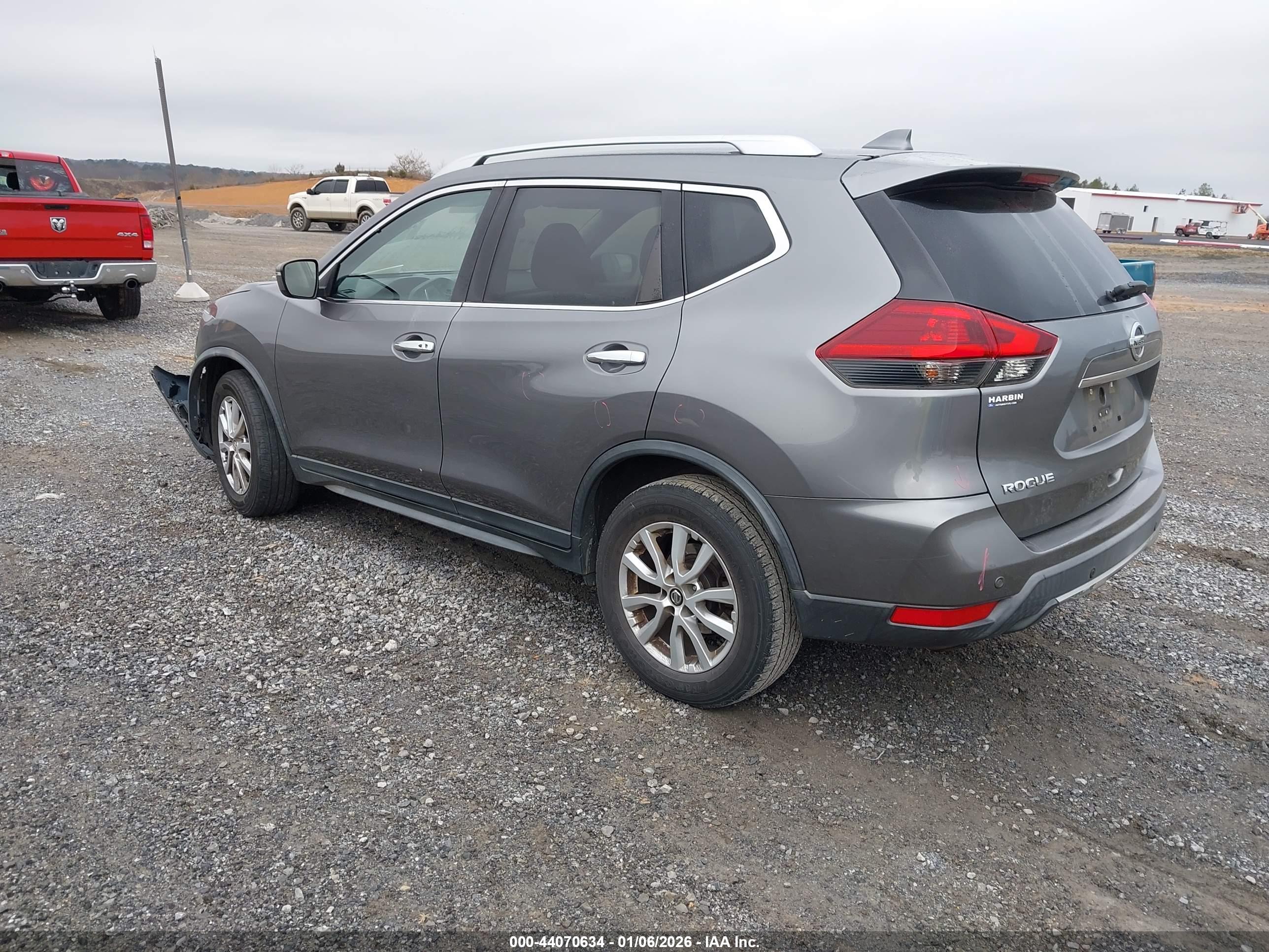NISSAN ROGUE image 3