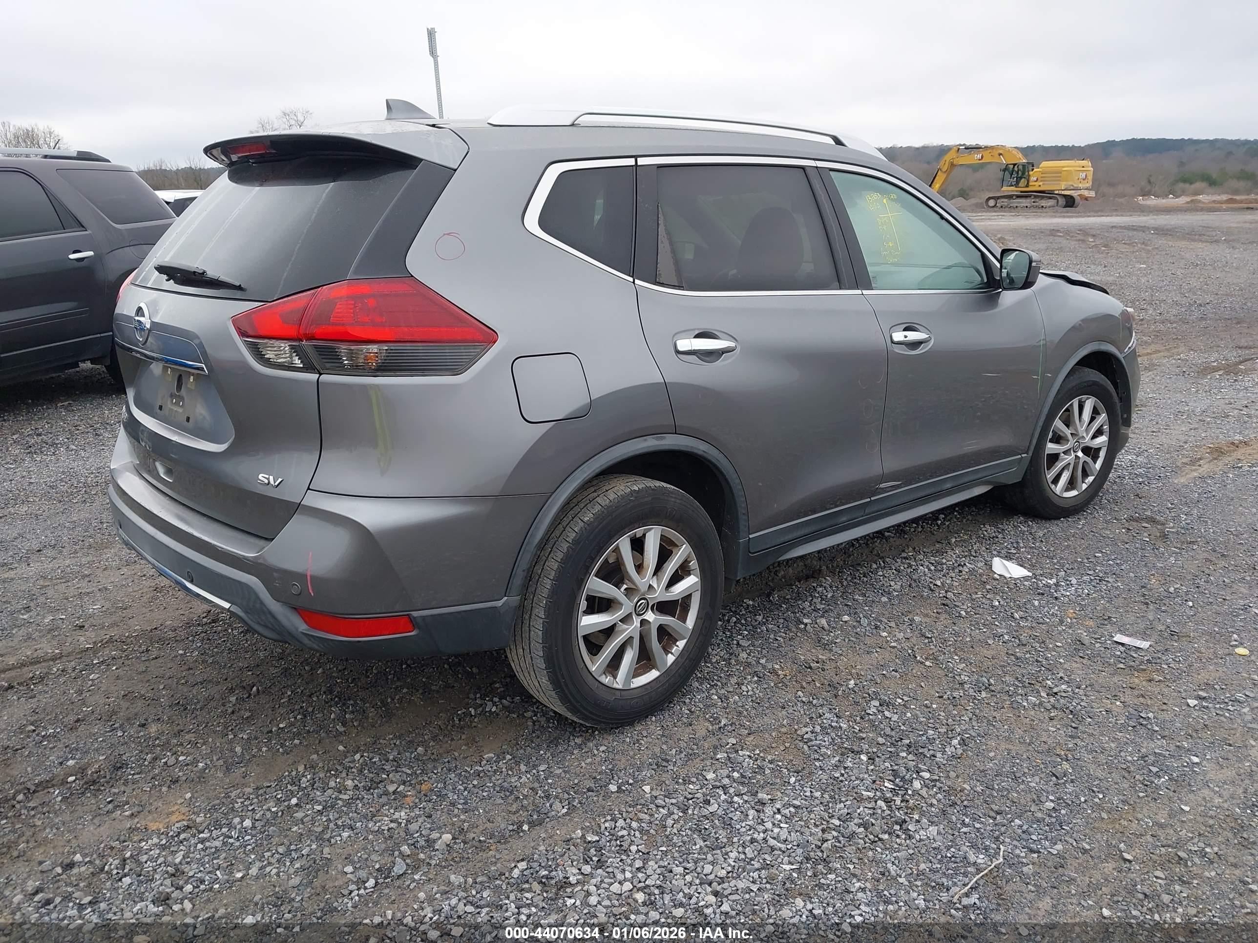 NISSAN ROGUE image 4