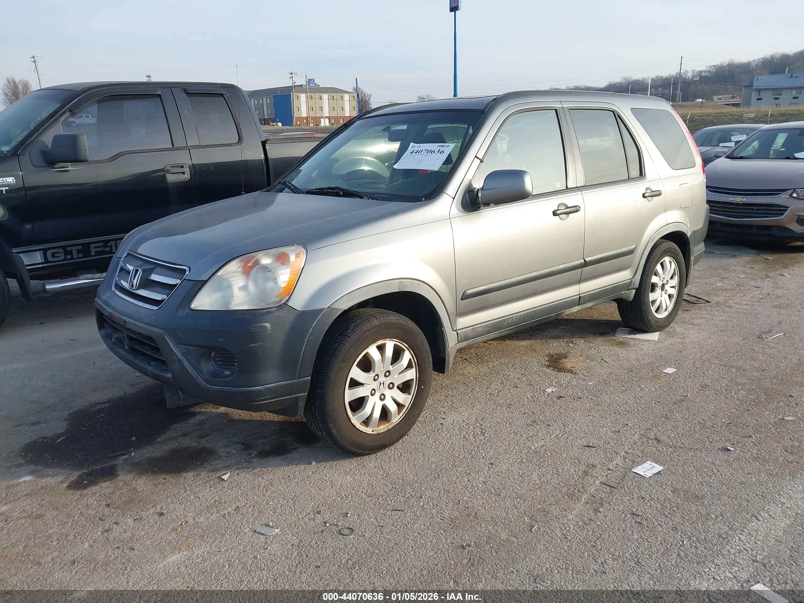 HONDA CR-V image 2