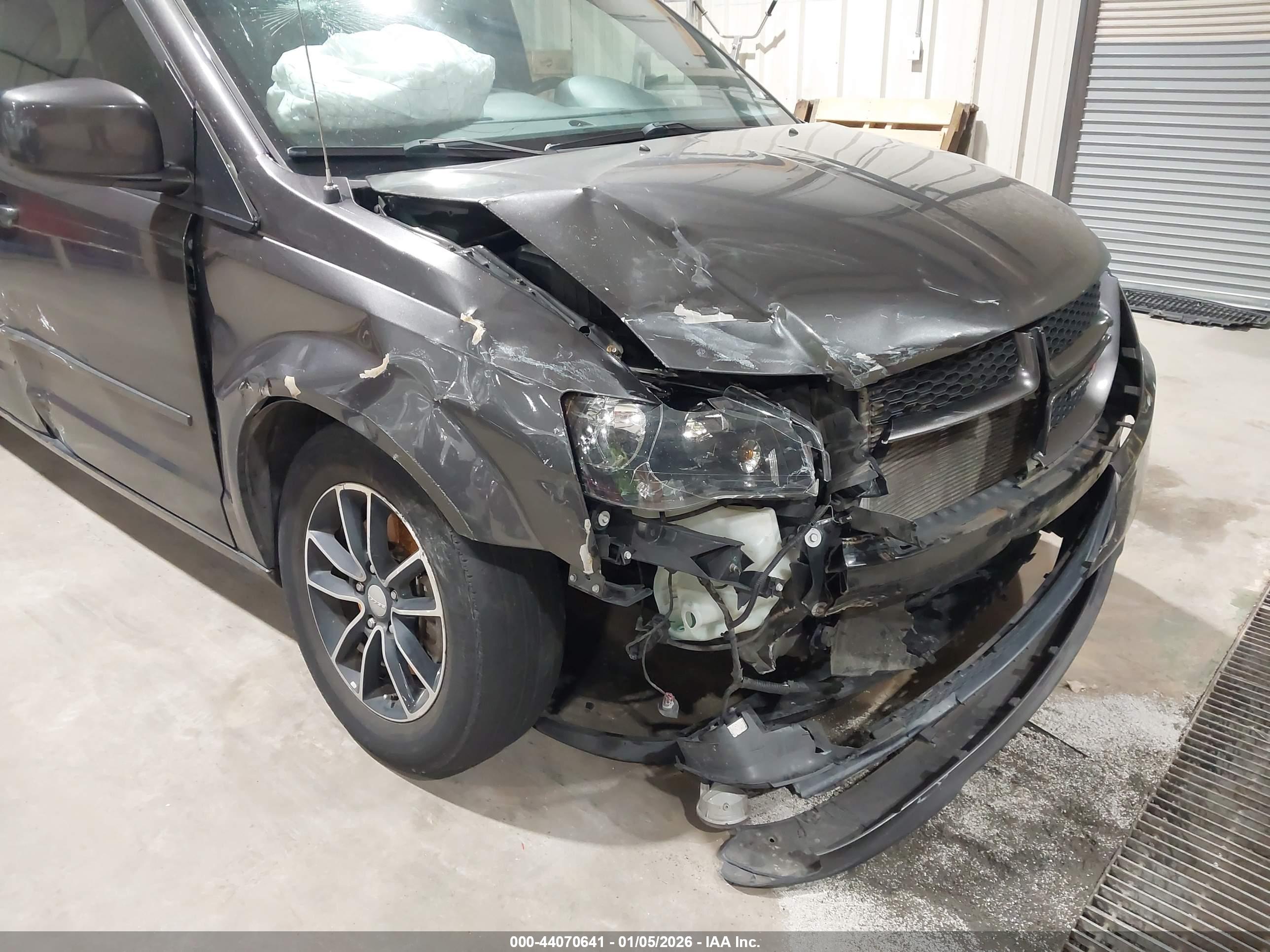 DODGE GRAND image 6