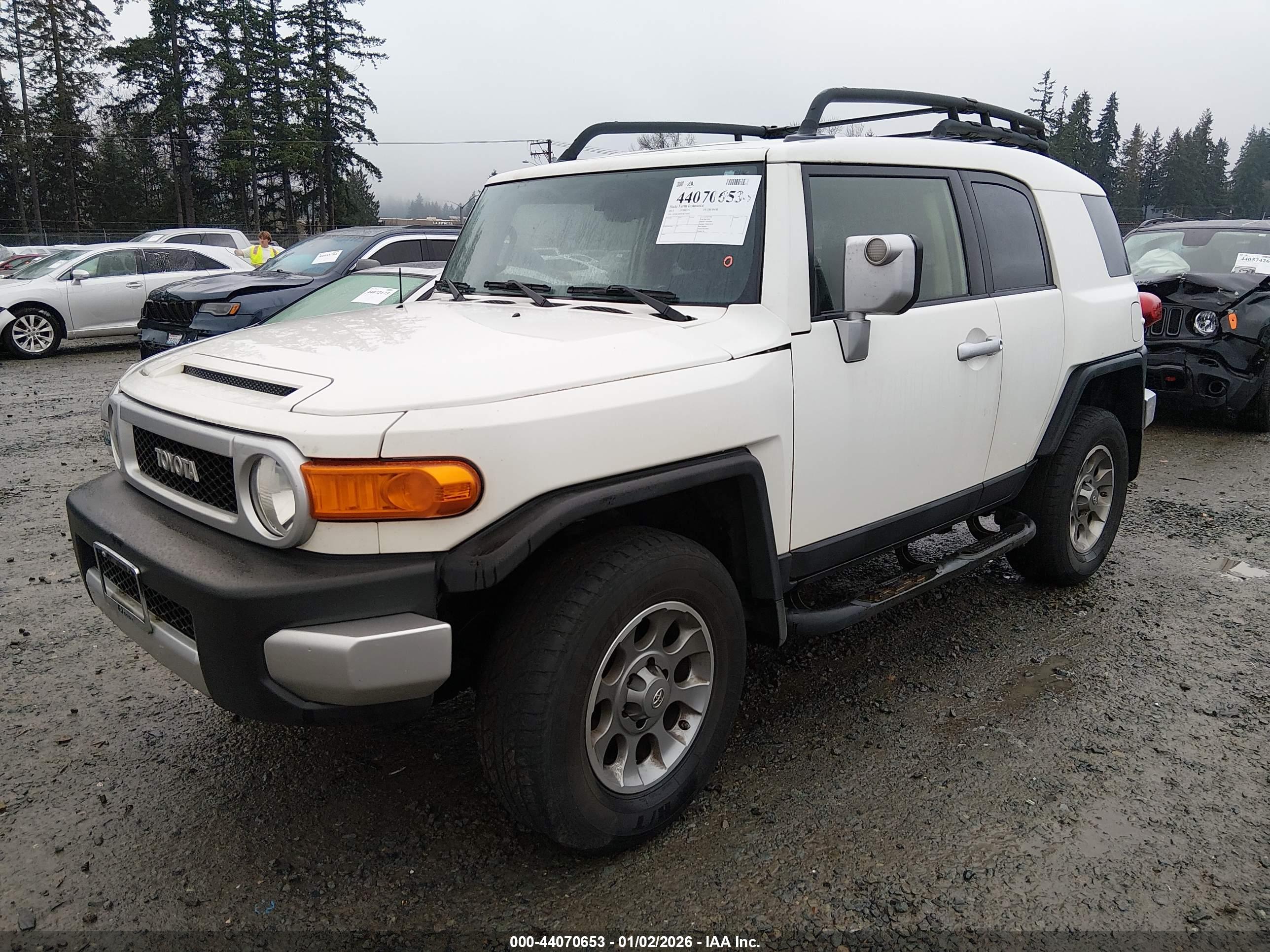 TOYOTA FJ image 2