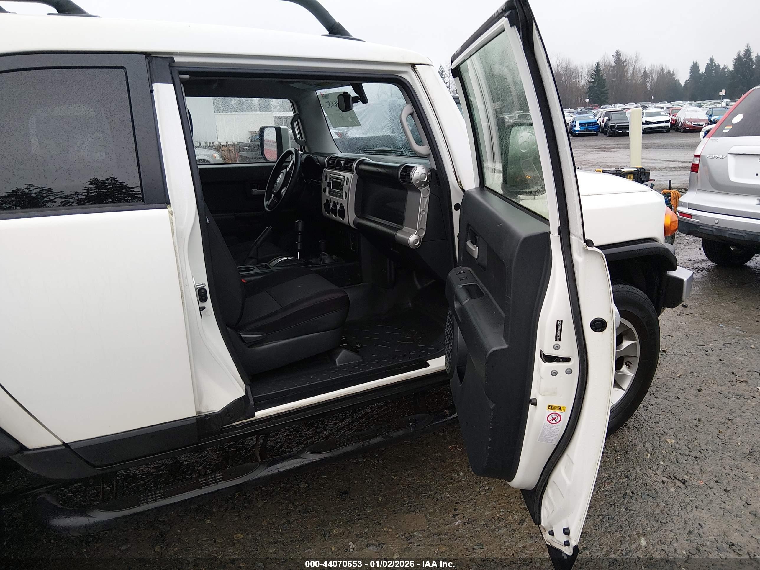 TOYOTA FJ image 5