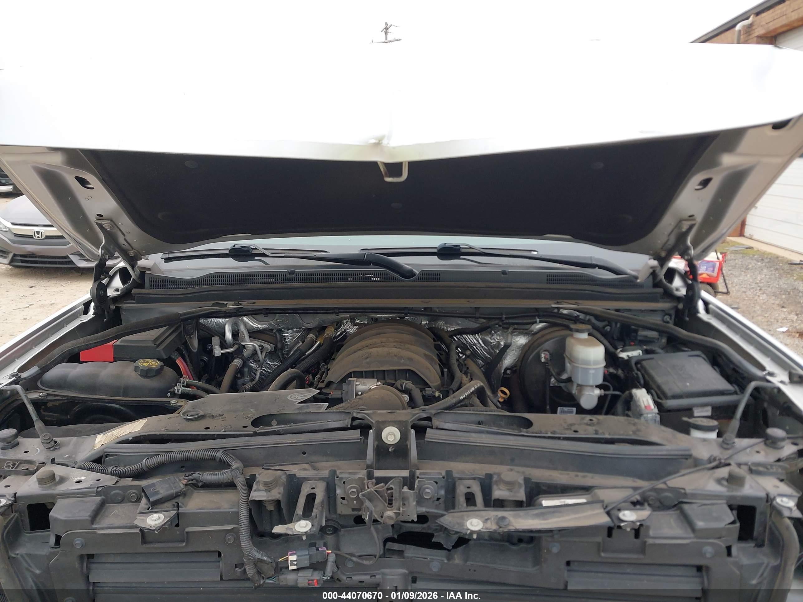 CHEVROLET TAHOE image 10