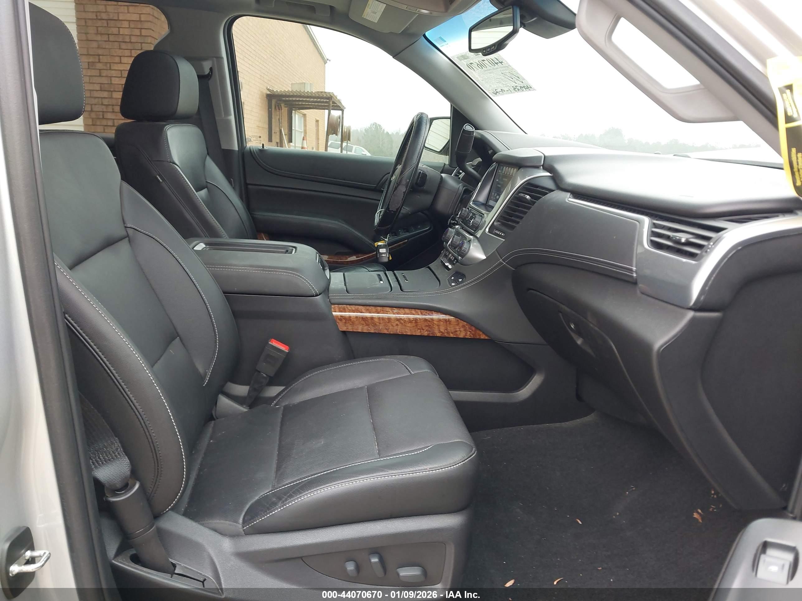 CHEVROLET TAHOE image 5