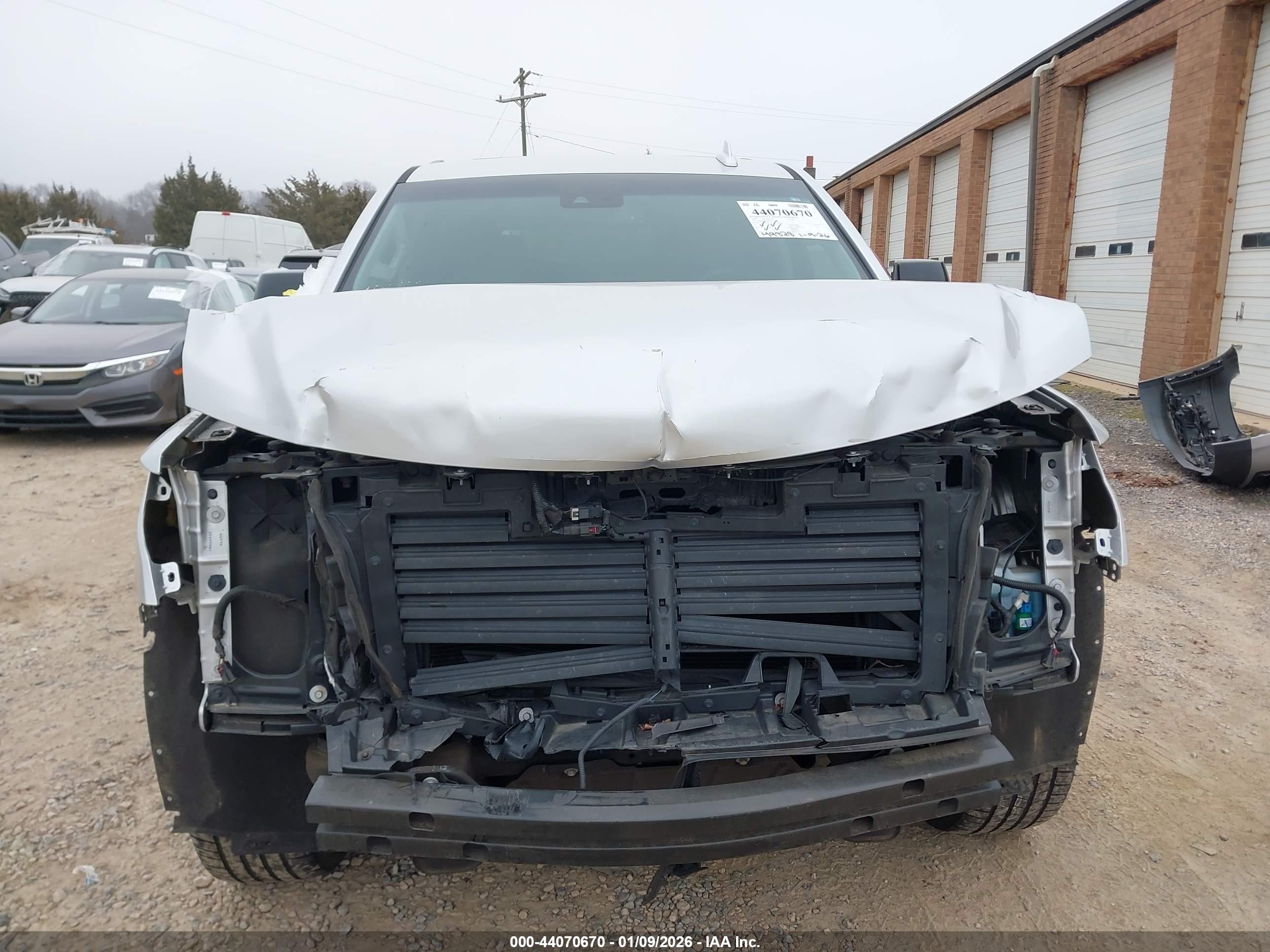CHEVROLET TAHOE image 6