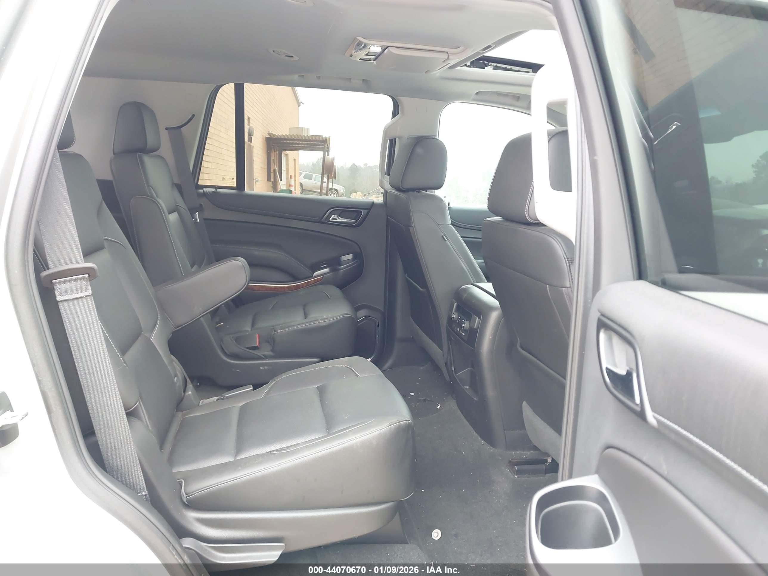 CHEVROLET TAHOE image 8