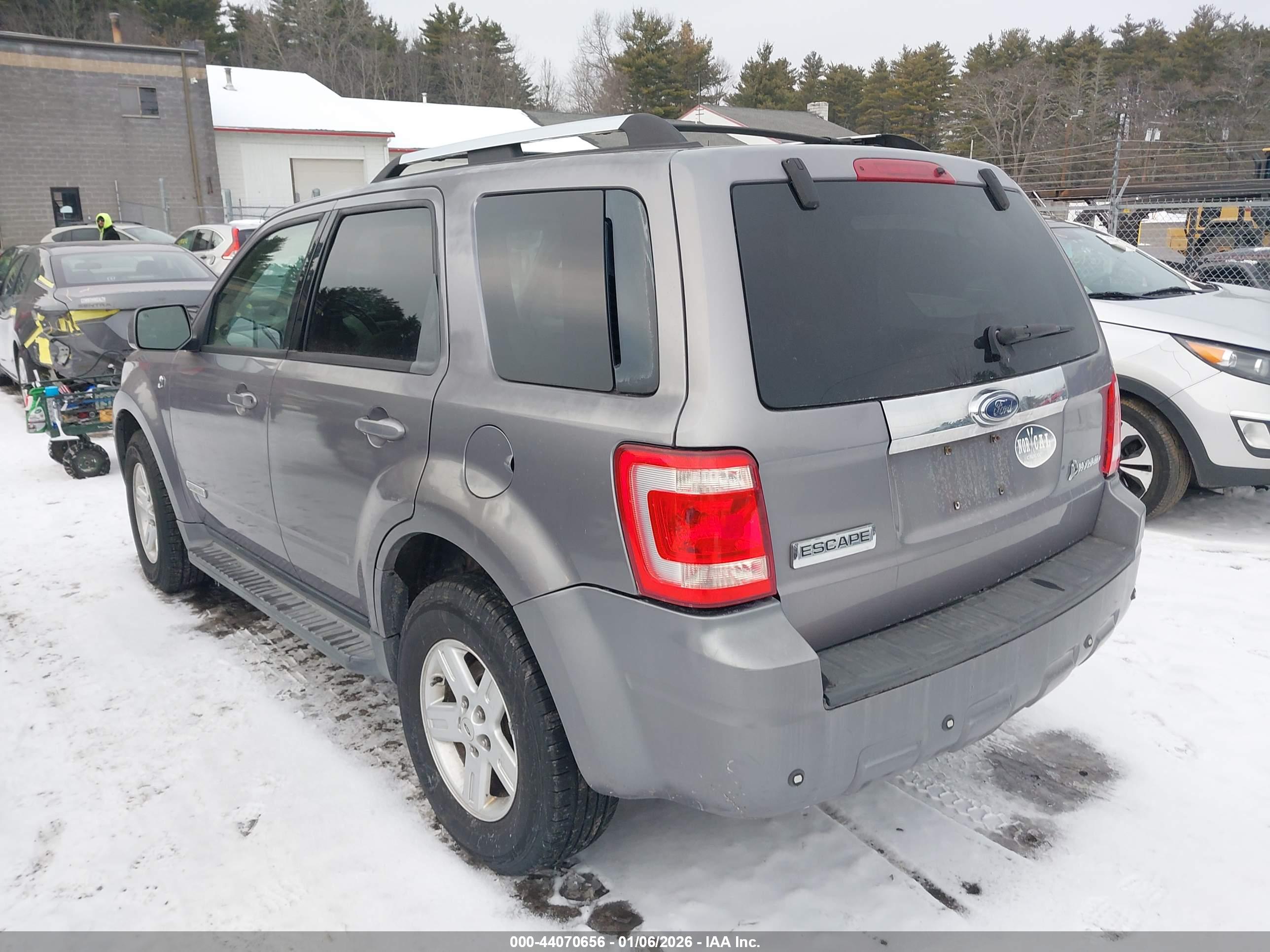 FORD ESCAPE image 3
