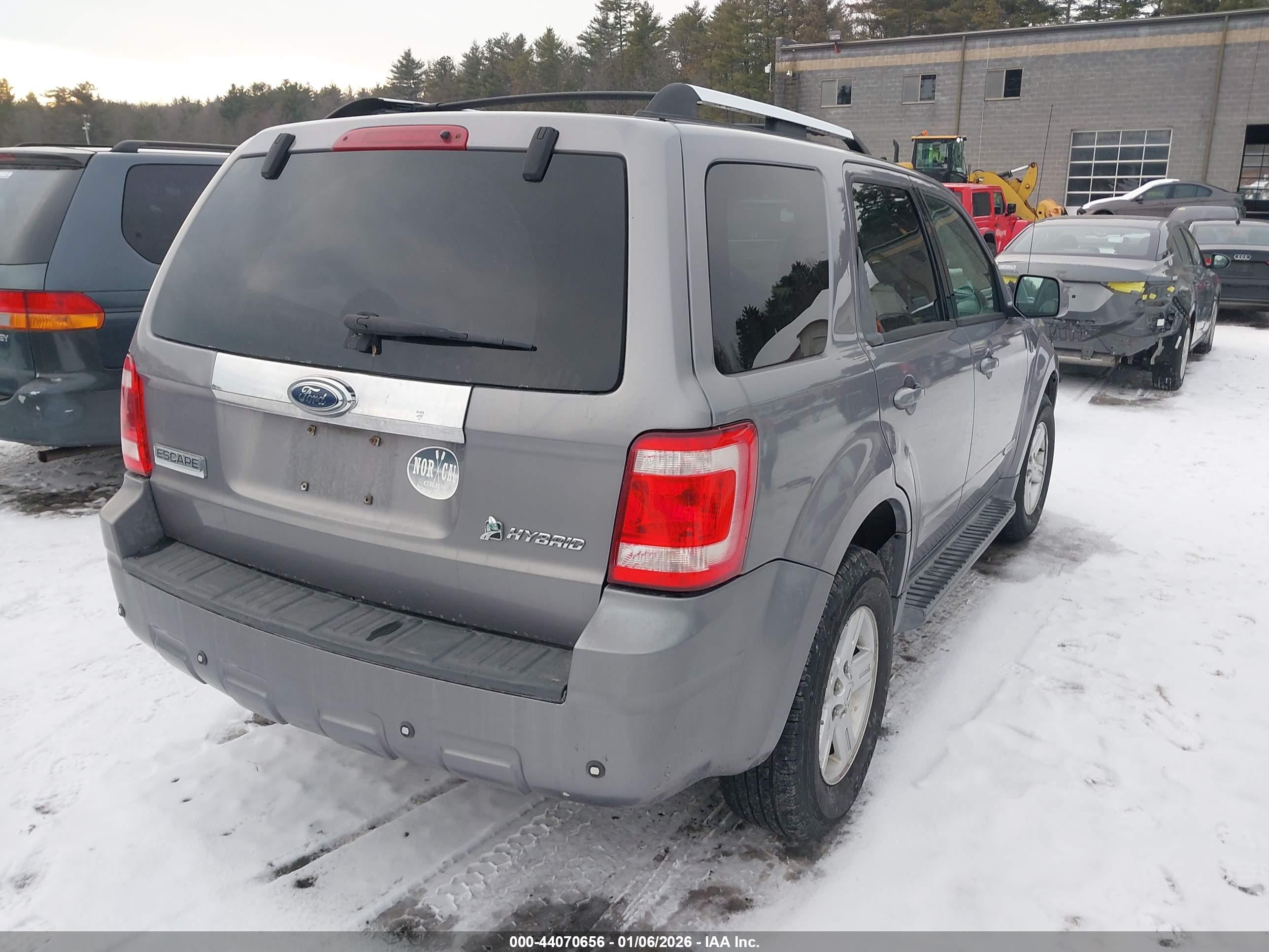 FORD ESCAPE image 4