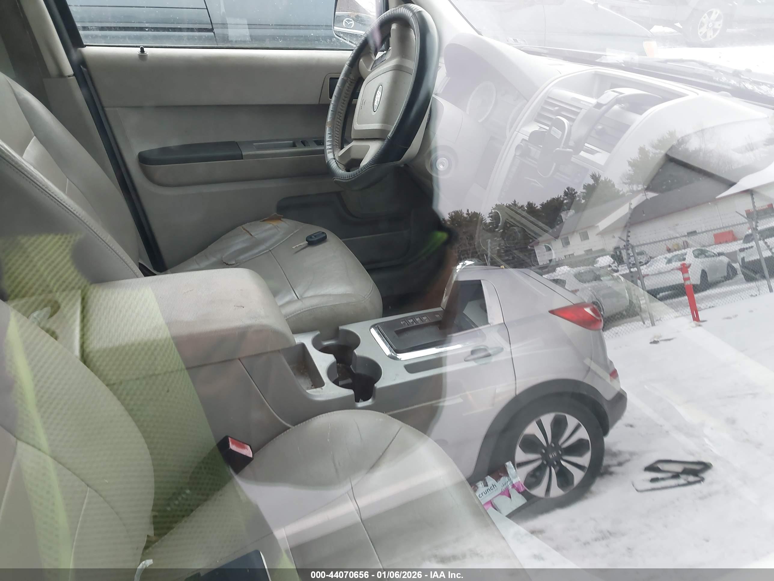 FORD ESCAPE image 5