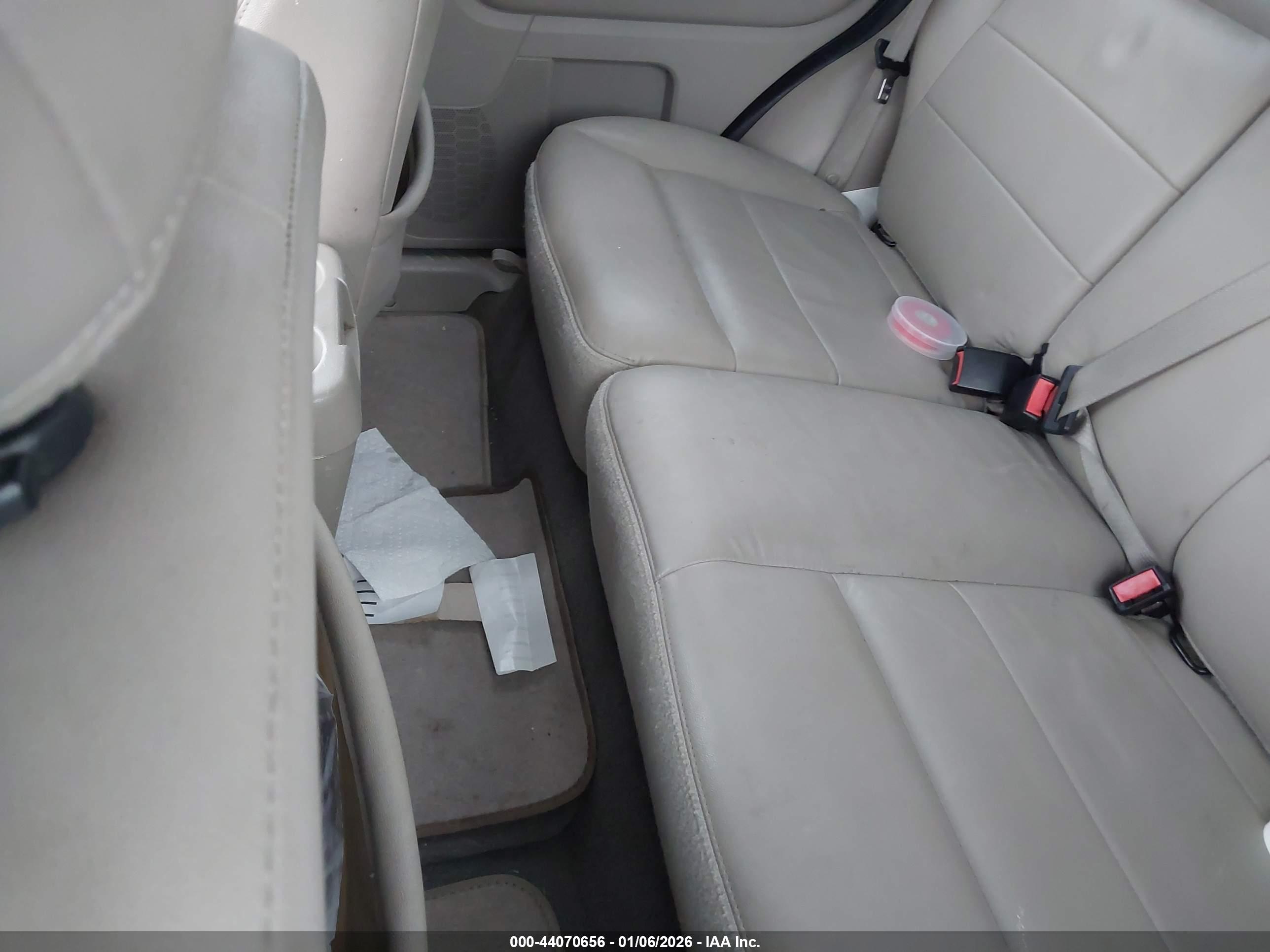 FORD ESCAPE image 8