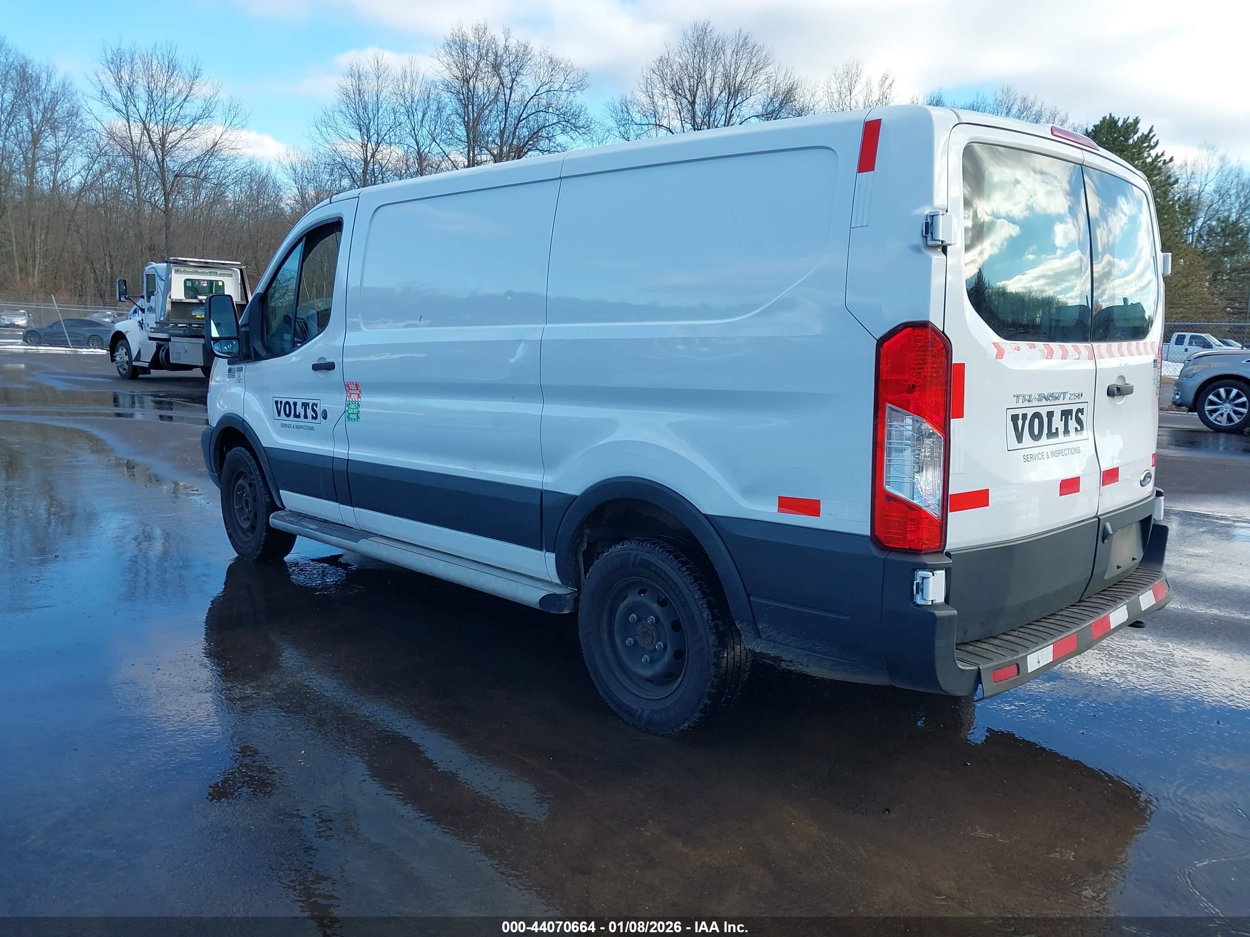FORD TRANSIT-250 image 3