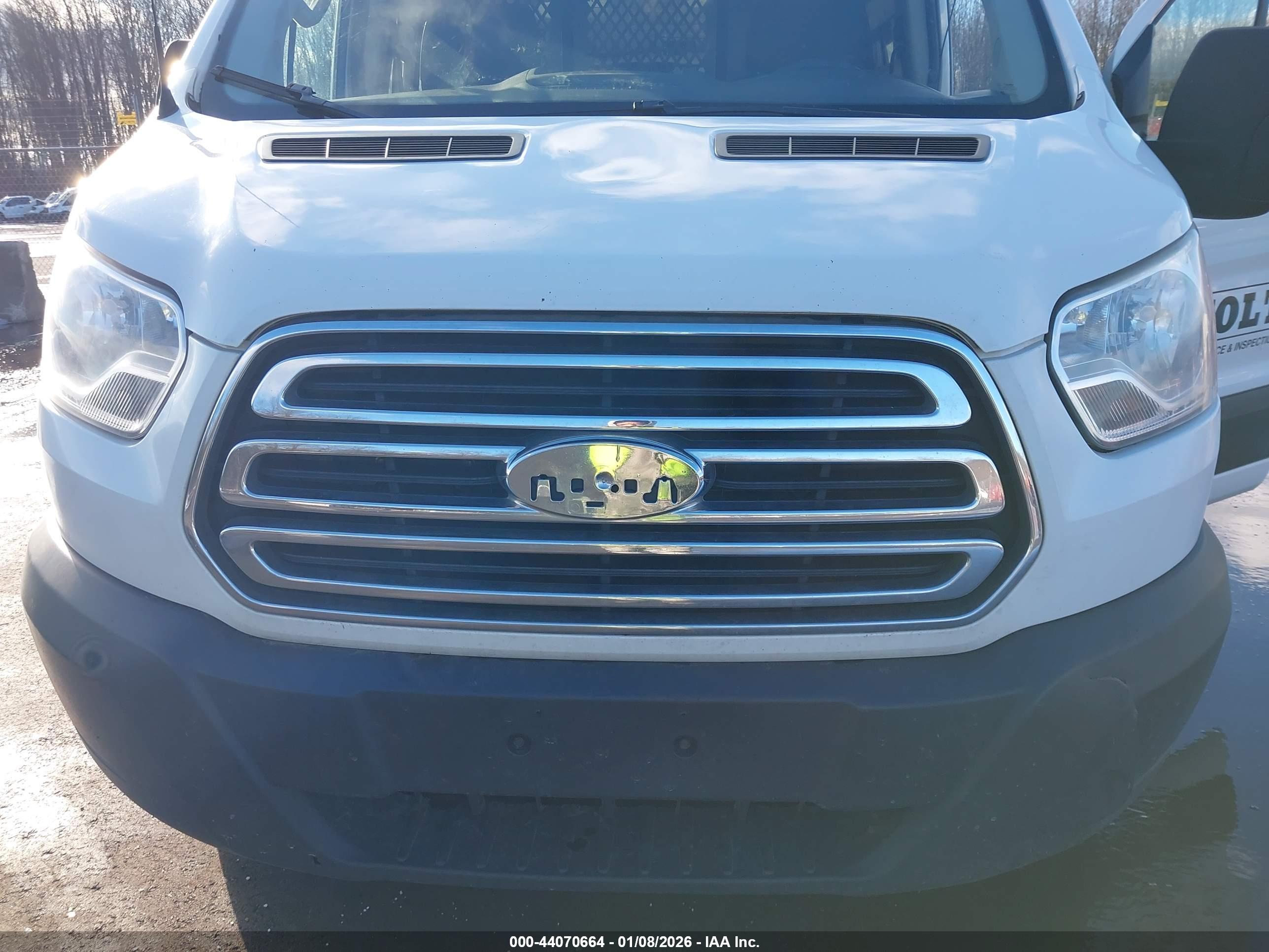 FORD TRANSIT-250 image 6
