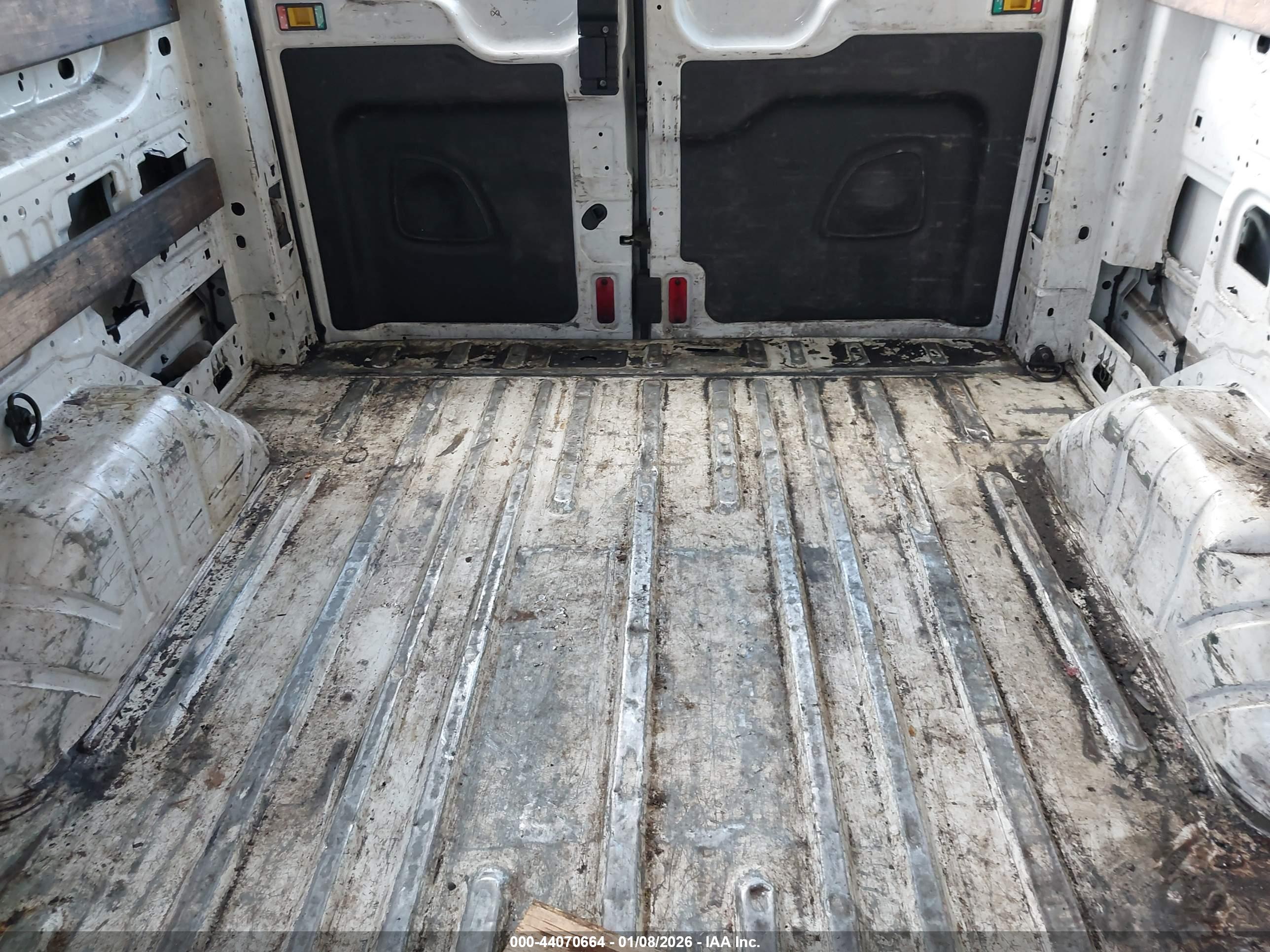 FORD TRANSIT-250 image 8