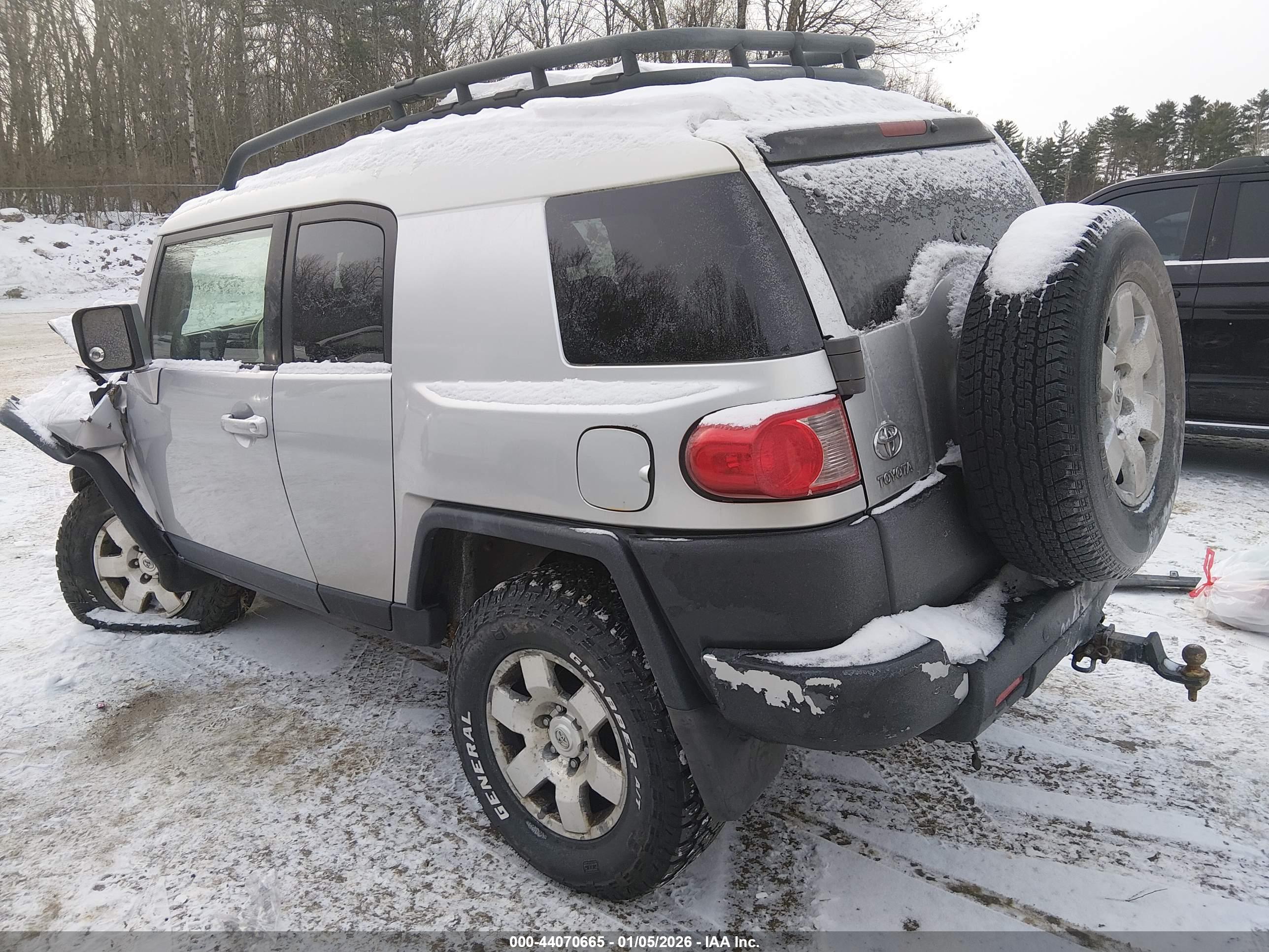 TOYOTA FJ image 3