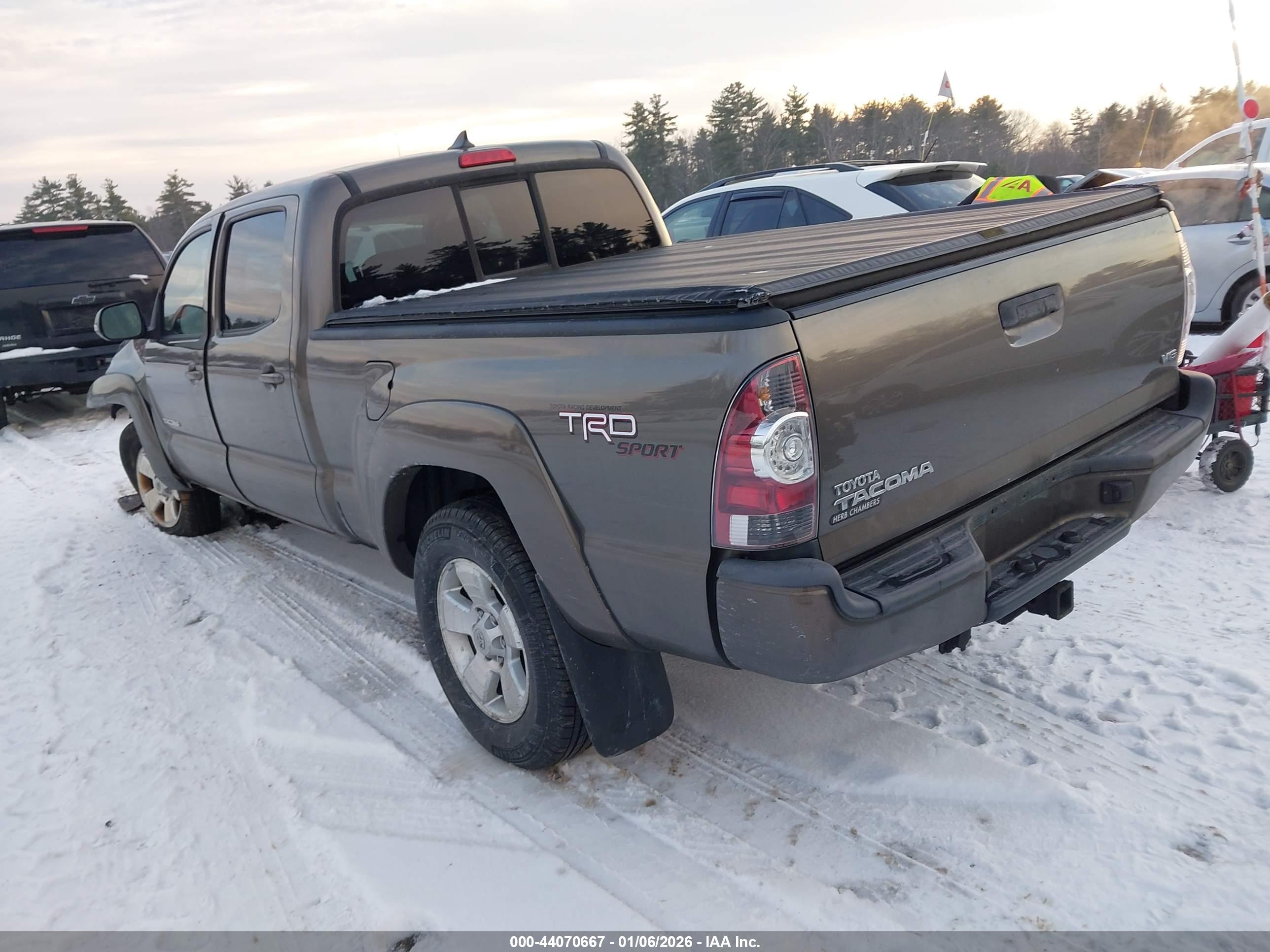 TOYOTA TACOMA image 3