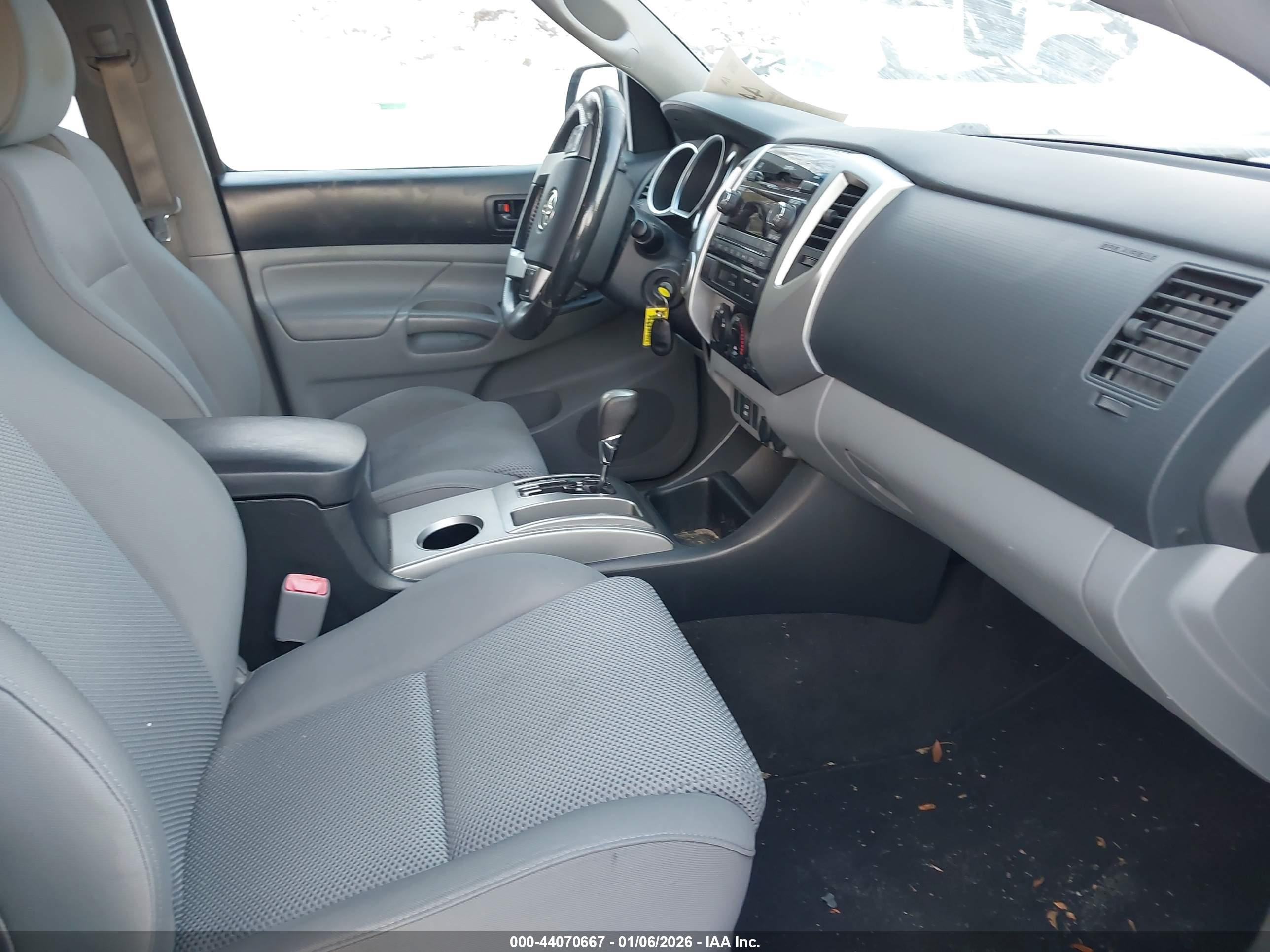 TOYOTA TACOMA image 5
