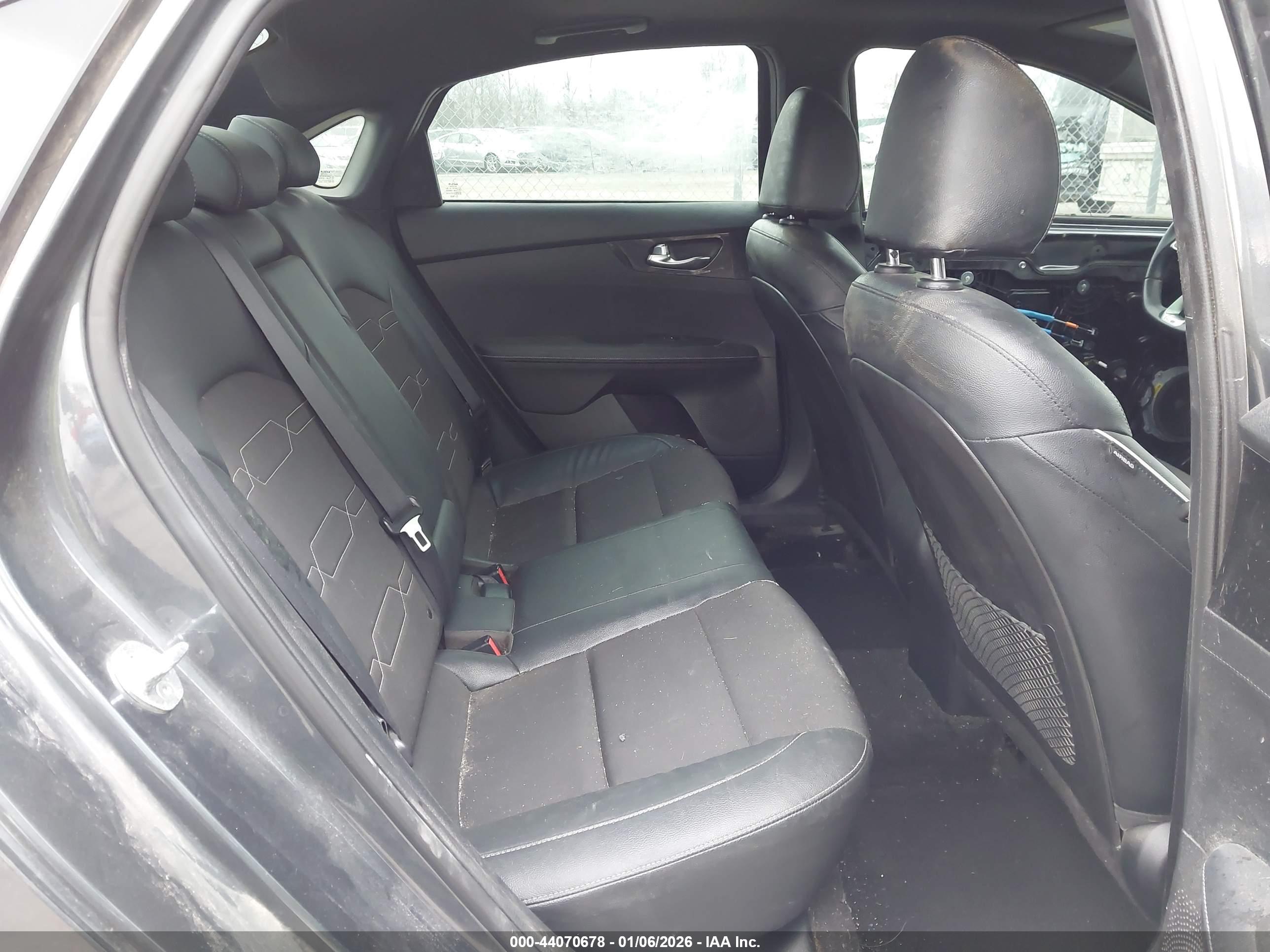 KIA FORTE image 8