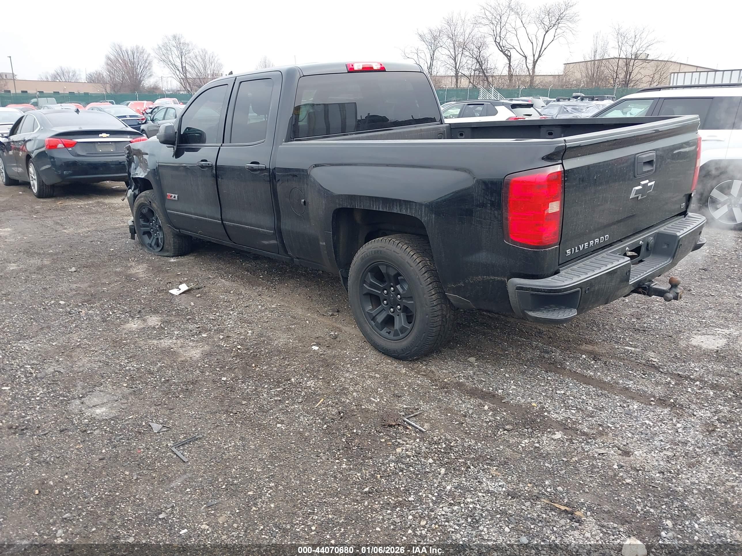 CHEVROLET SILVERADO image 3