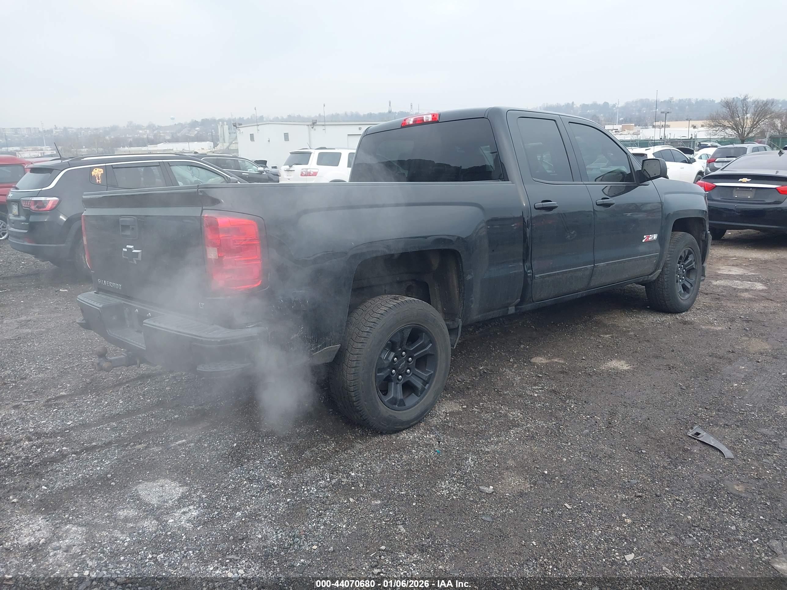CHEVROLET SILVERADO image 4