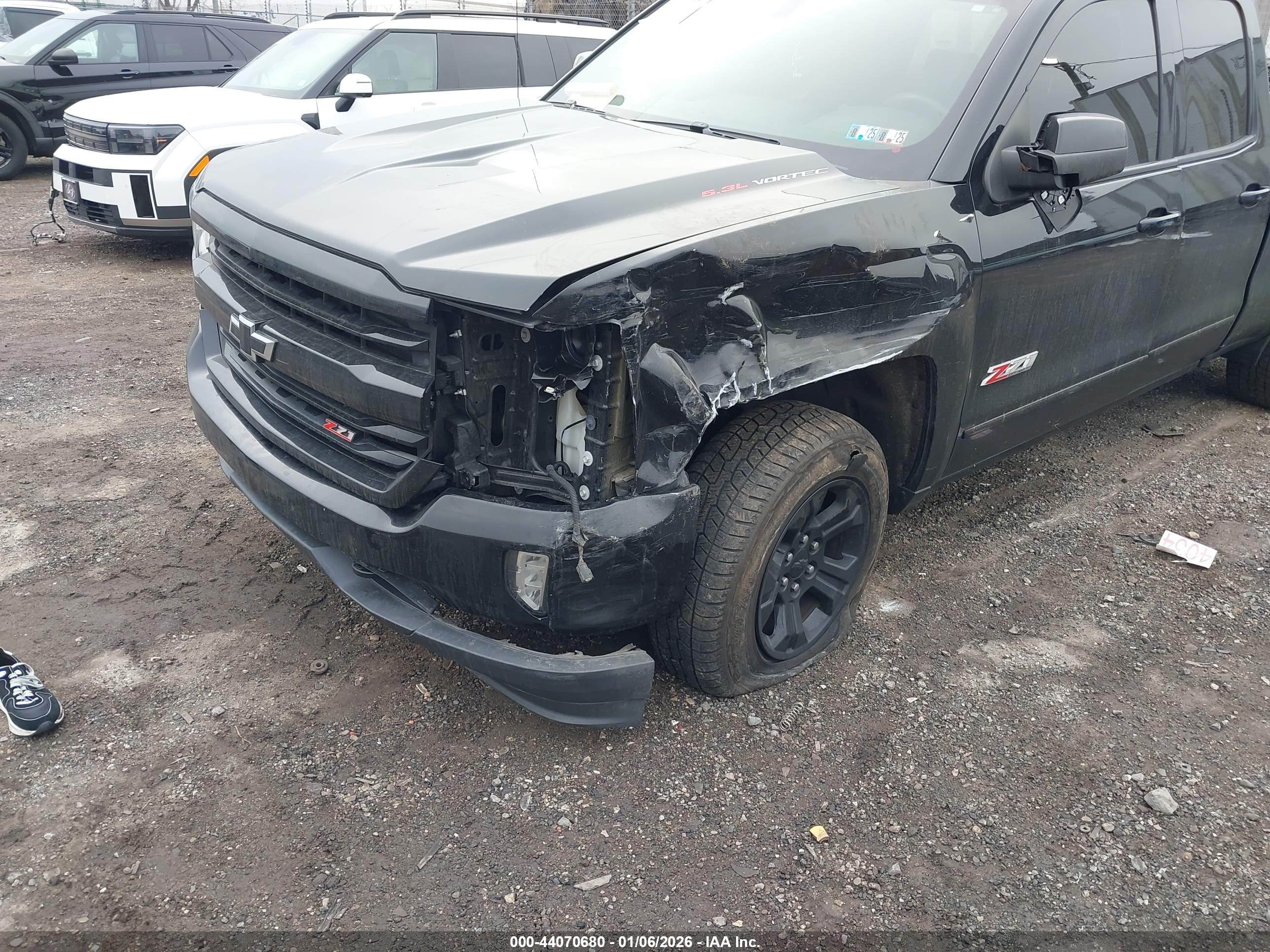 CHEVROLET SILVERADO image 6