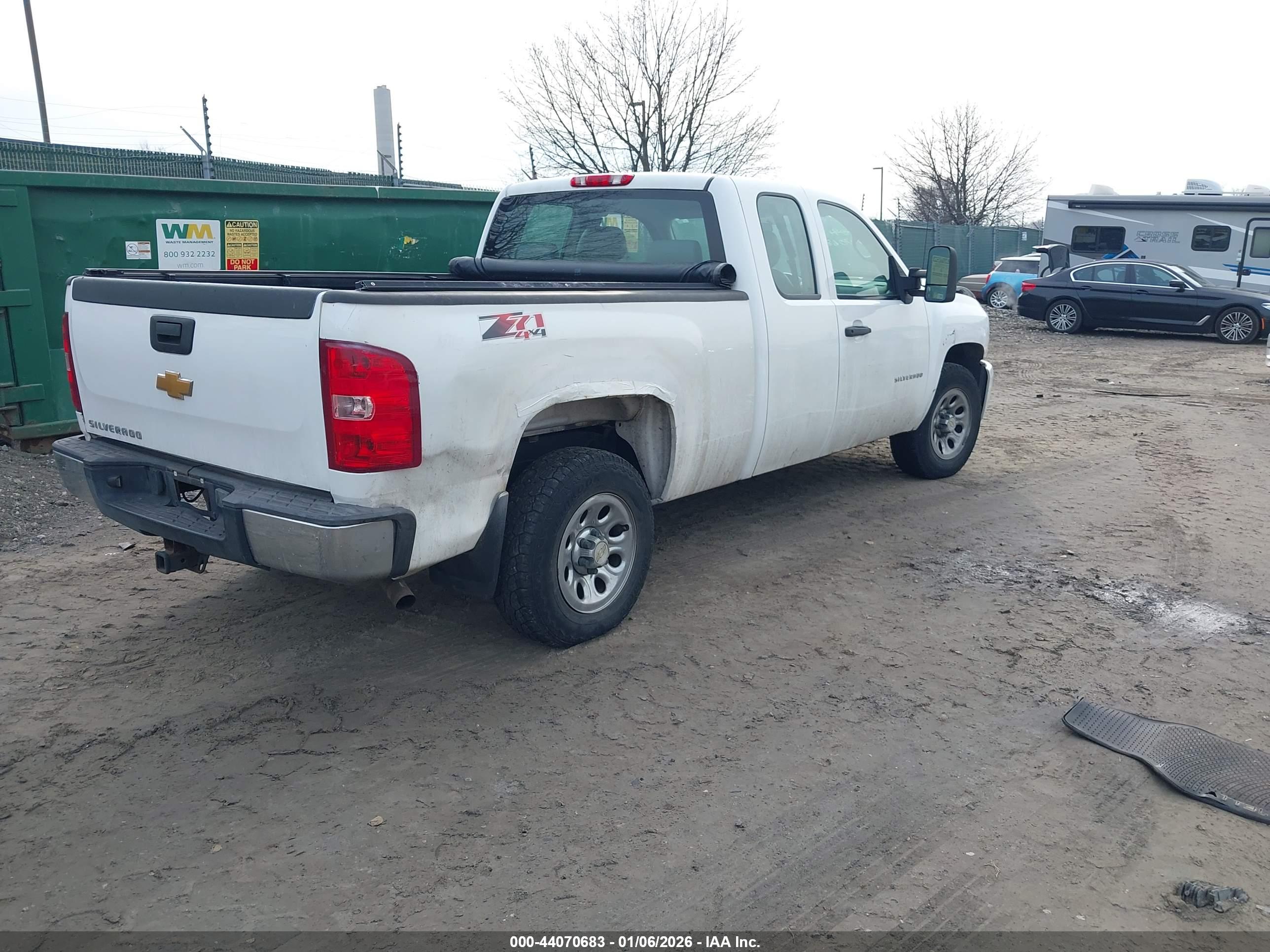 CHEVROLET SILVERADO image 4