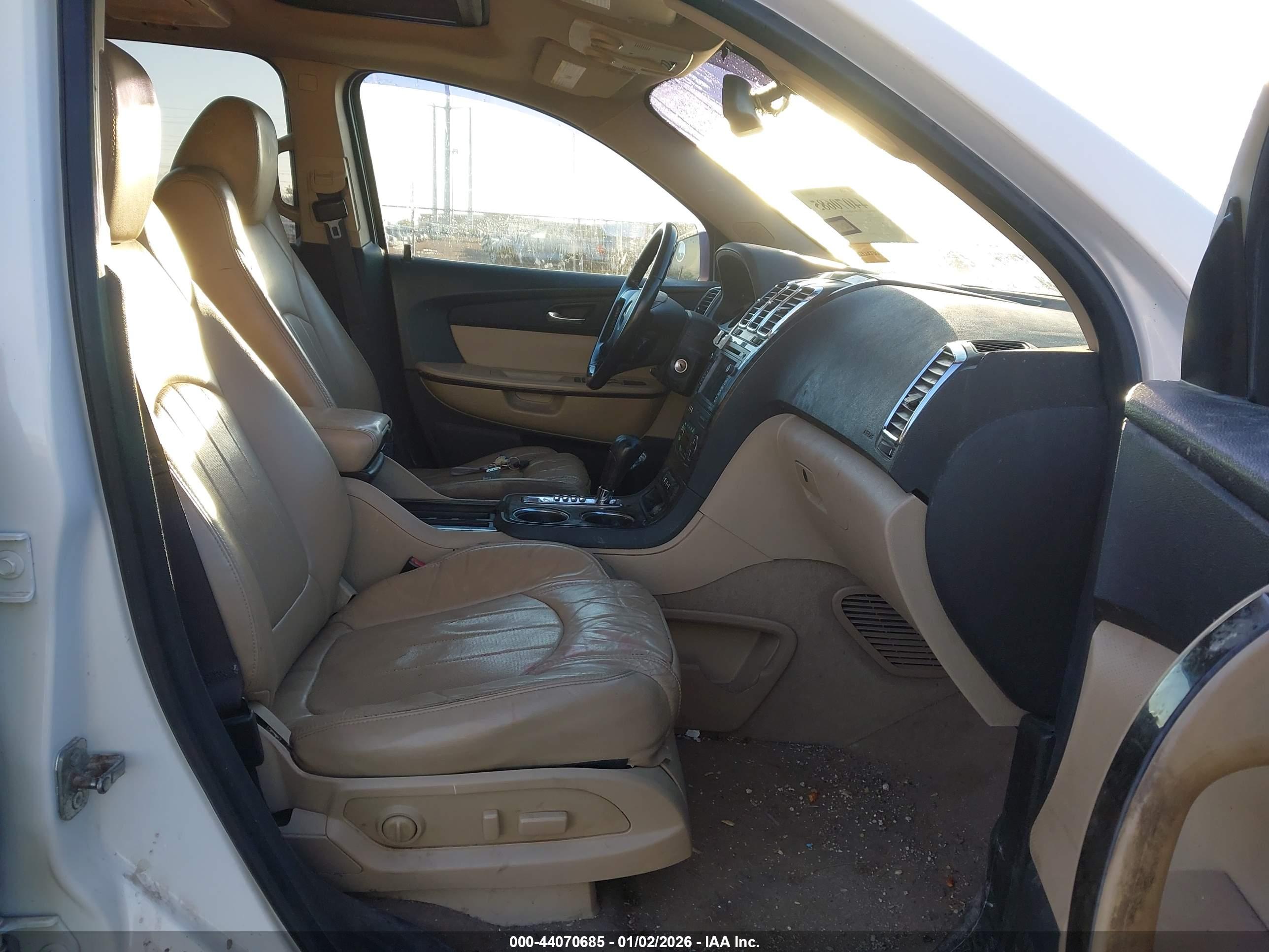 GMC ACADIA image 5