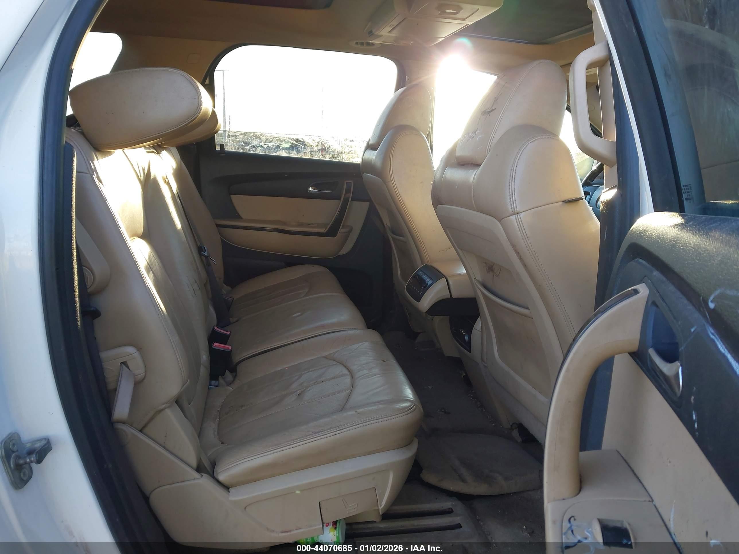 GMC ACADIA image 8