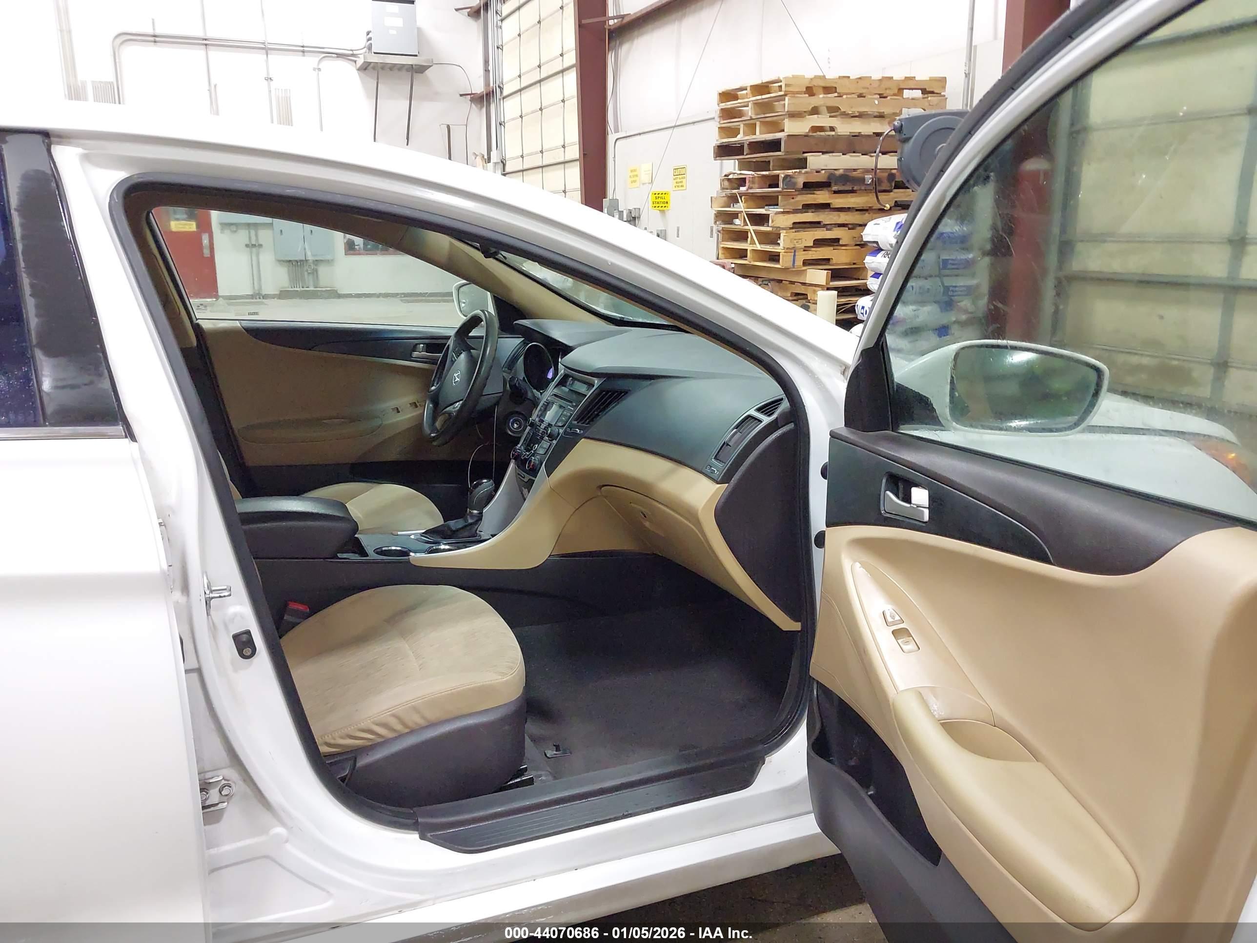 HYUNDAI SONATA image 5
