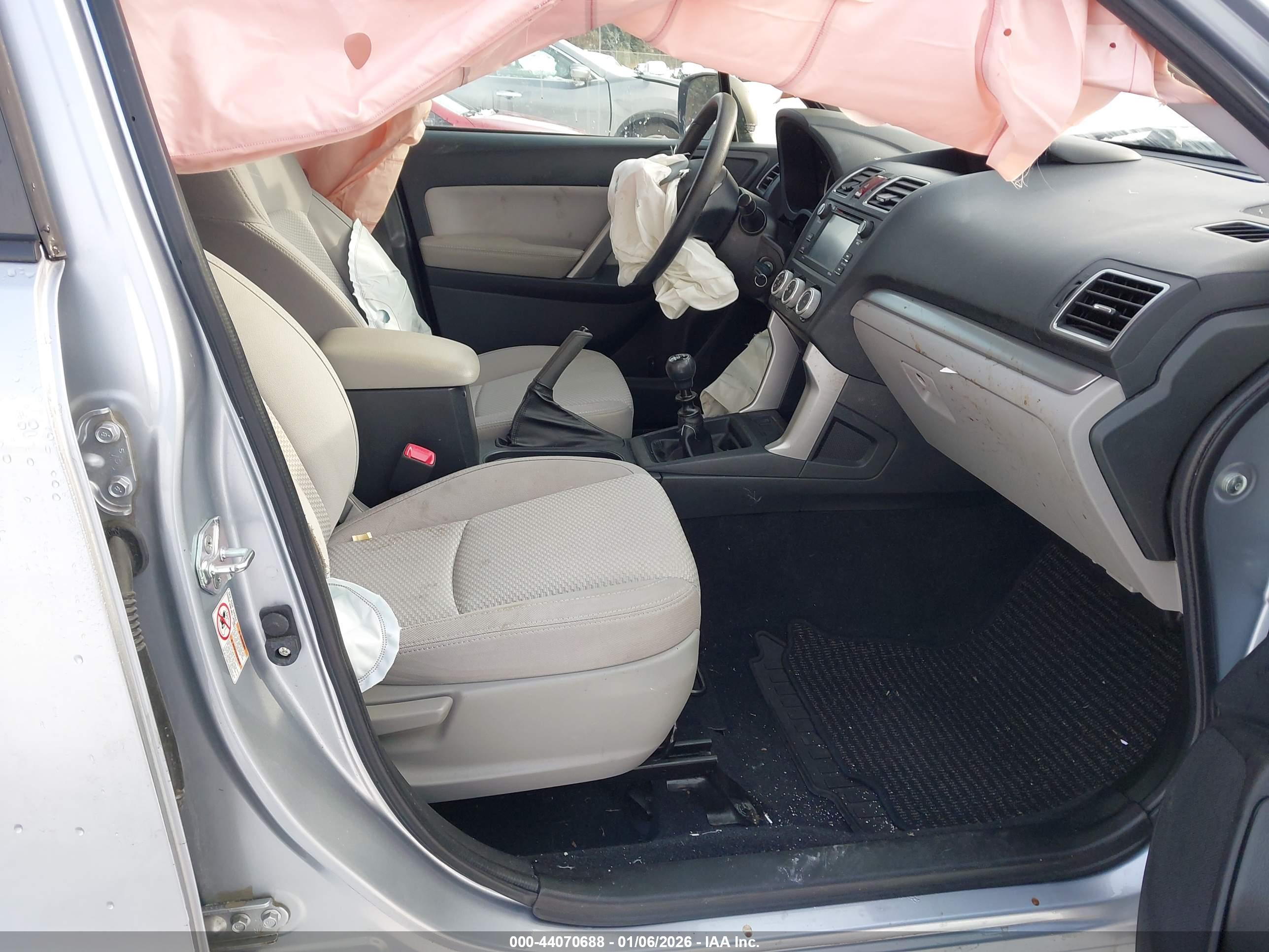 SUBARU FORESTER image 5
