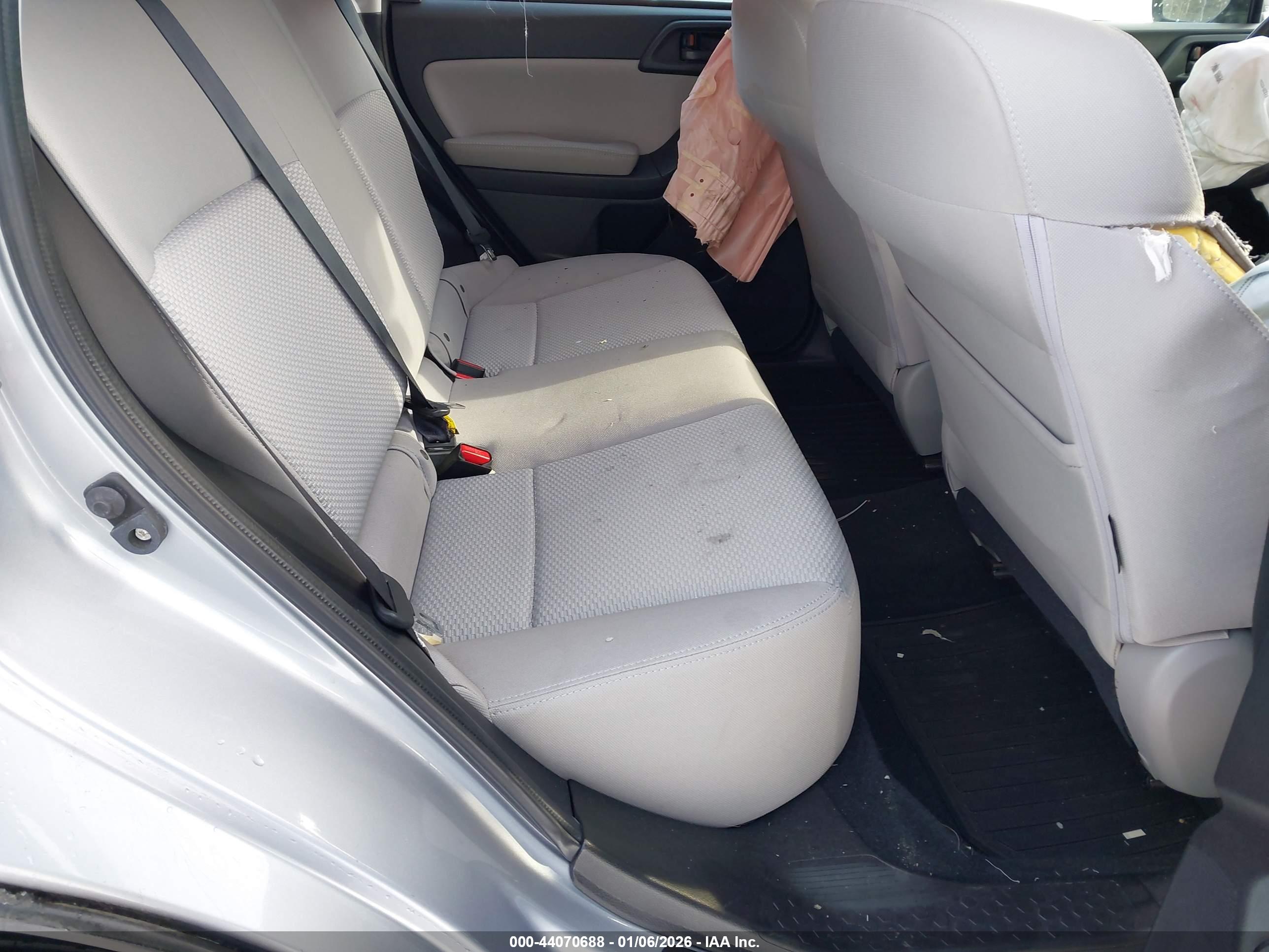 SUBARU FORESTER image 8