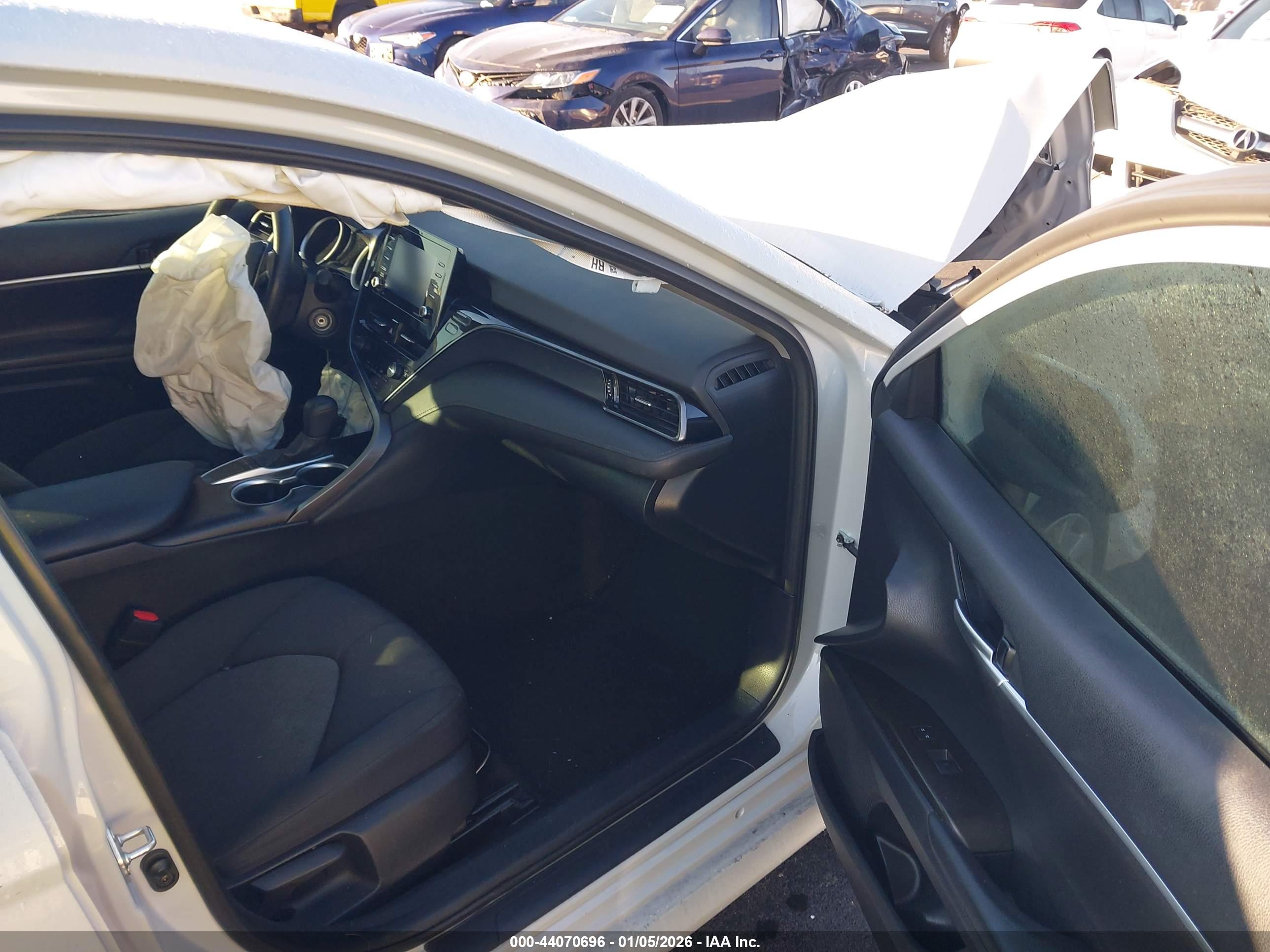 TOYOTA CAMRY image 5