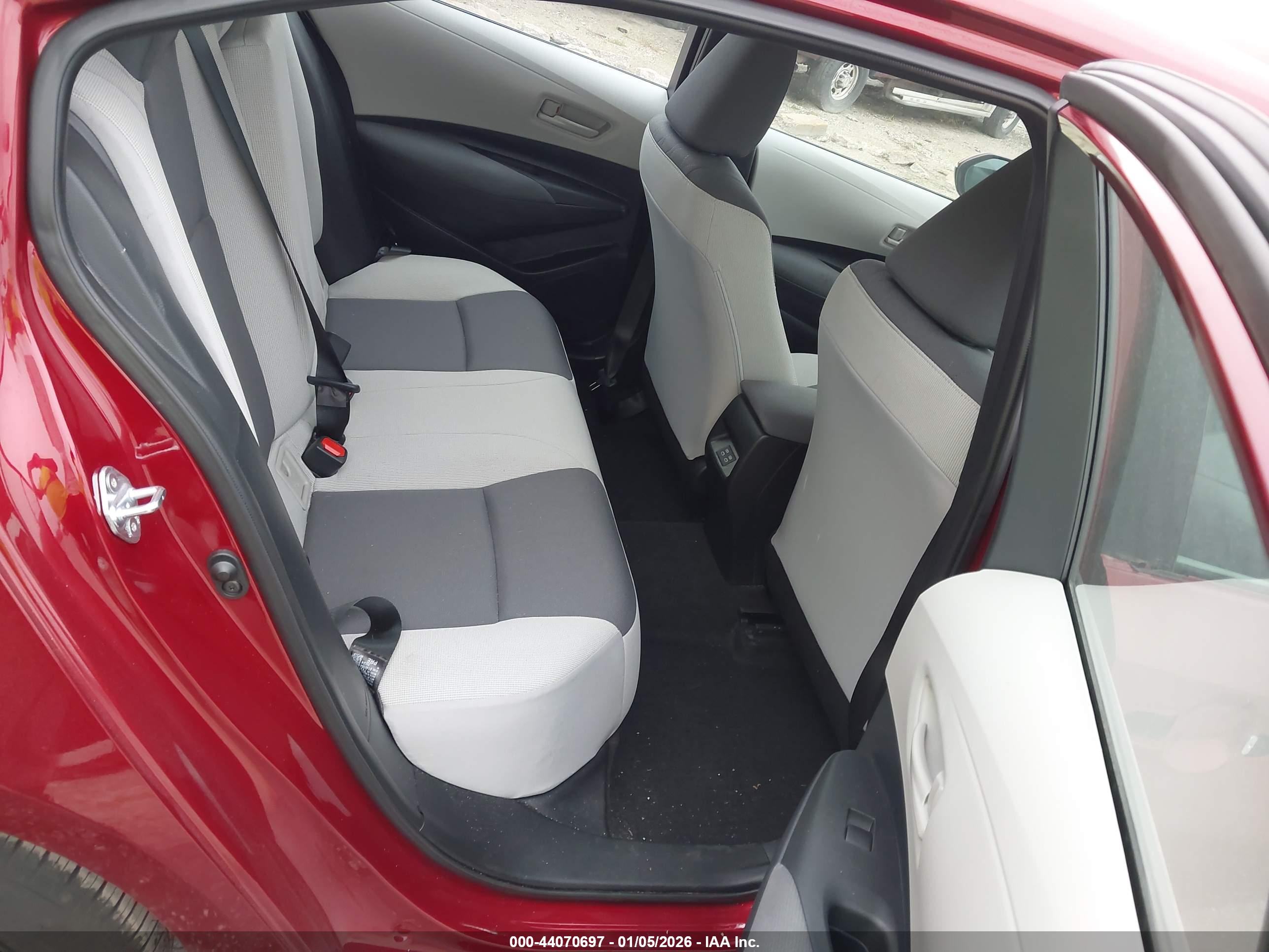 TOYOTA COROLLA image 8