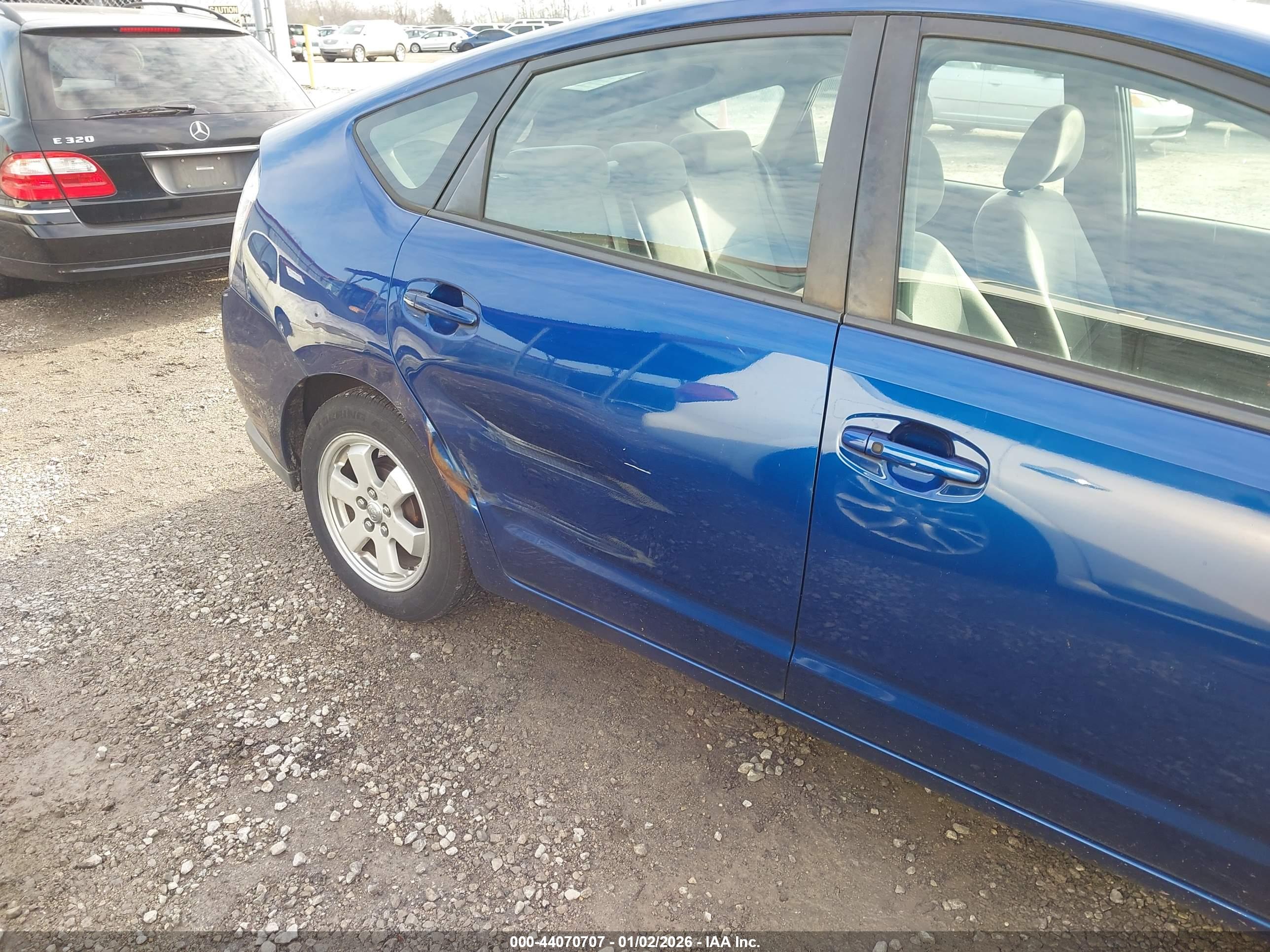 TOYOTA PRIUS image 6