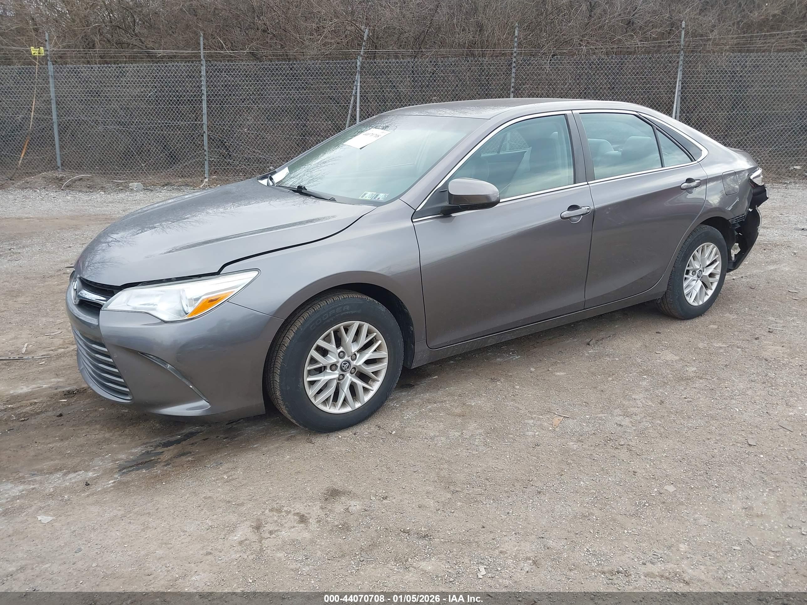 TOYOTA CAMRY image 2