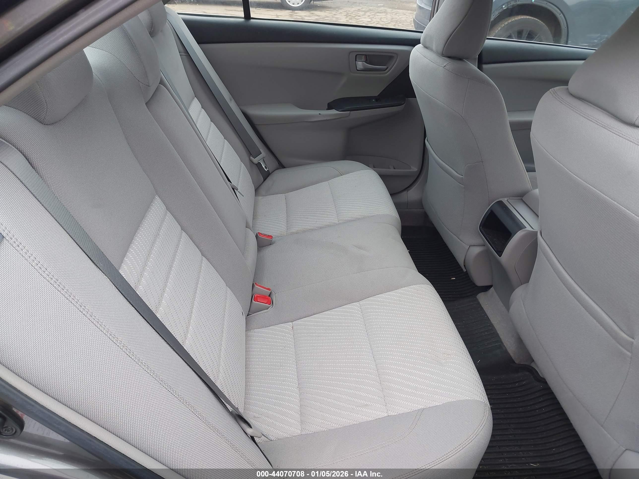 TOYOTA CAMRY image 8