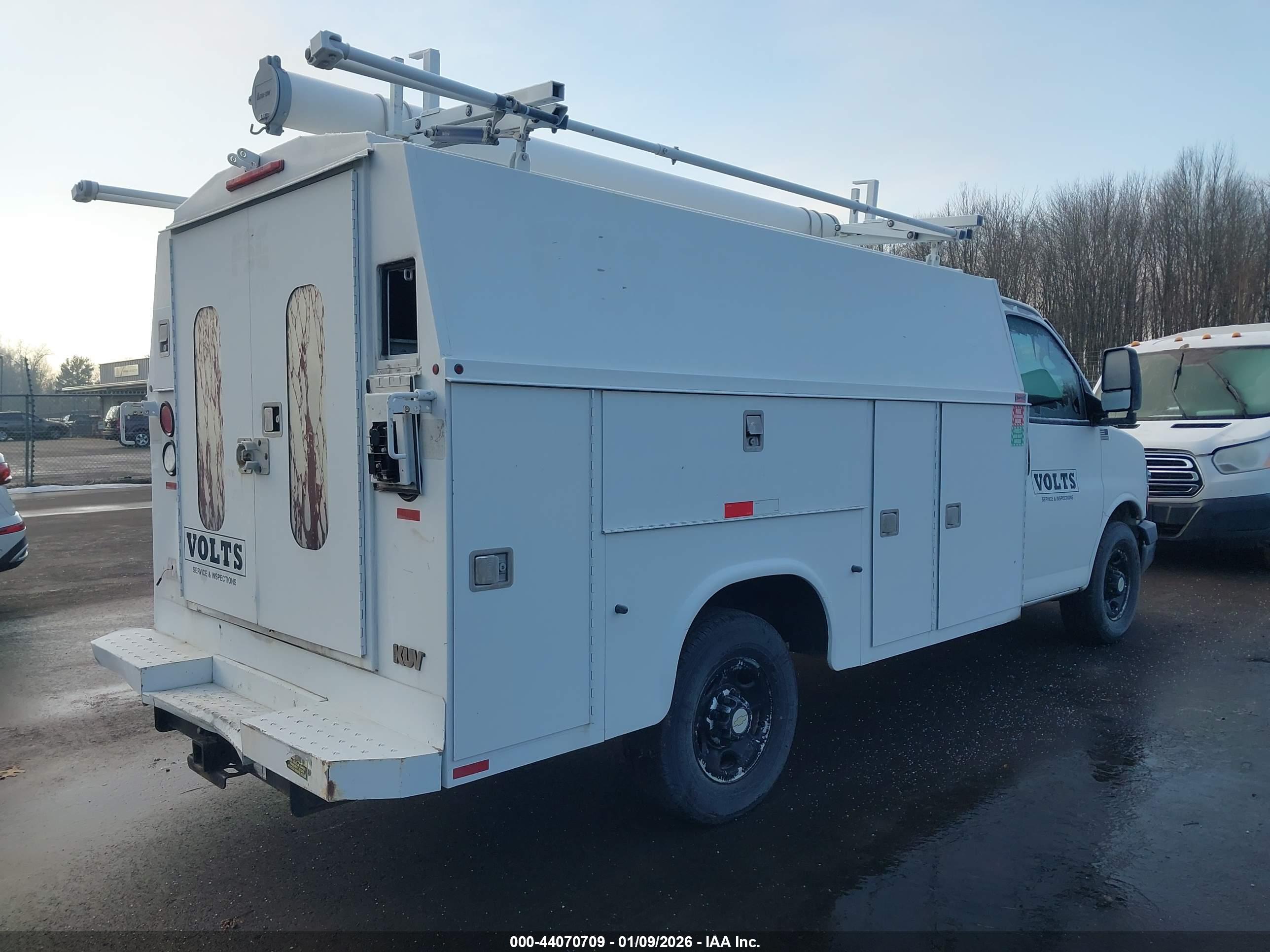 CHEVROLET EXPRESS image 4