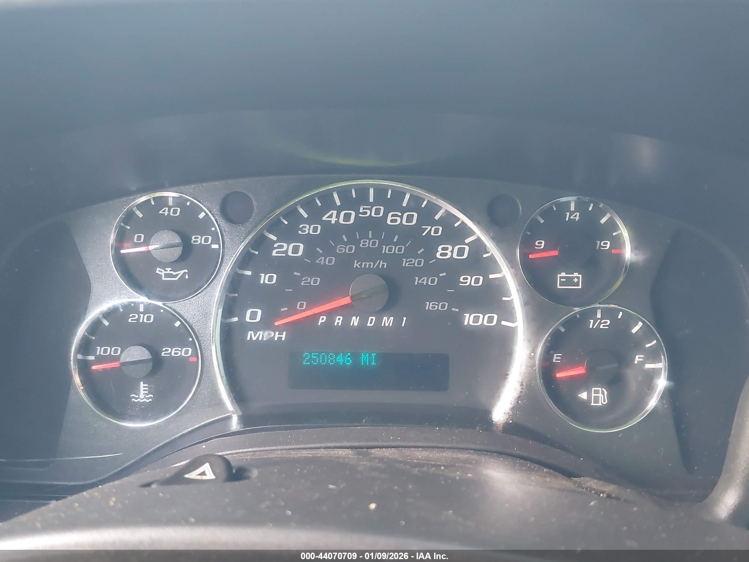 CHEVROLET EXPRESS image 6