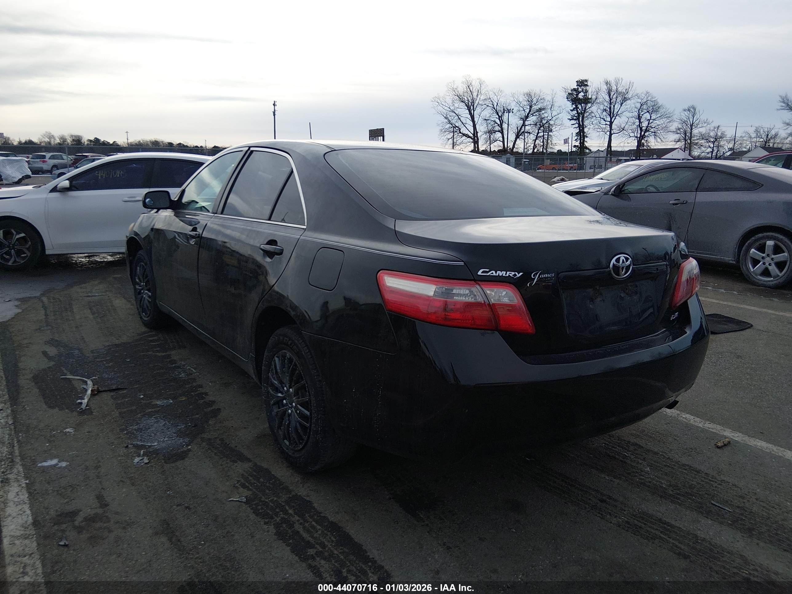 TOYOTA CAMRY image 3
