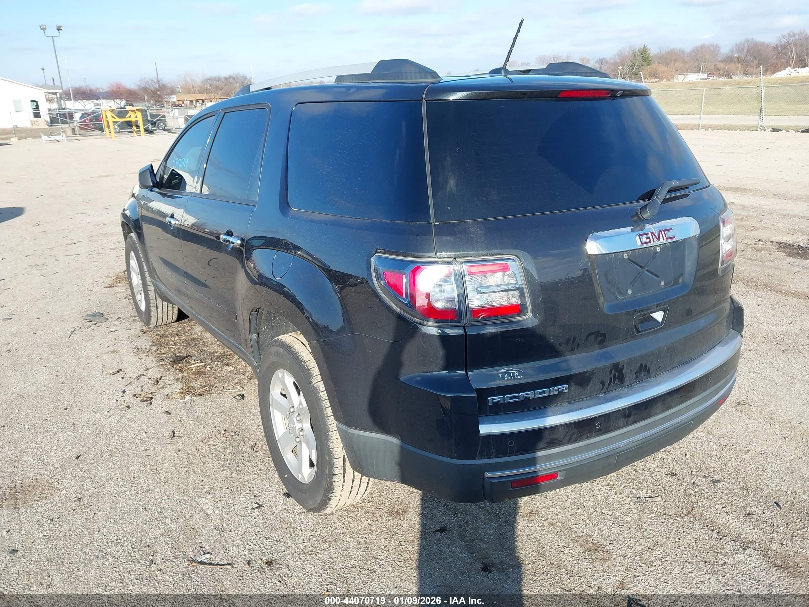 GMC ACADIA image 3